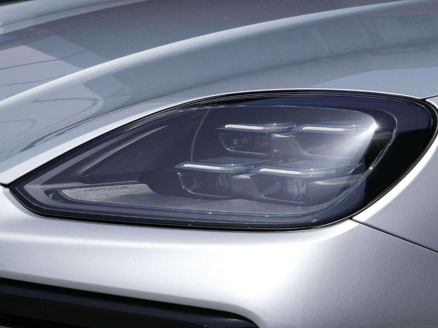 Porsche Cayenne E-Hybrid BOSE LED-Matrix Panoramadach