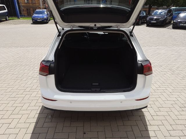 Volkswagen Golf VIII Variant 1.5 eTSI DSG - Samsaru's Car Outlet