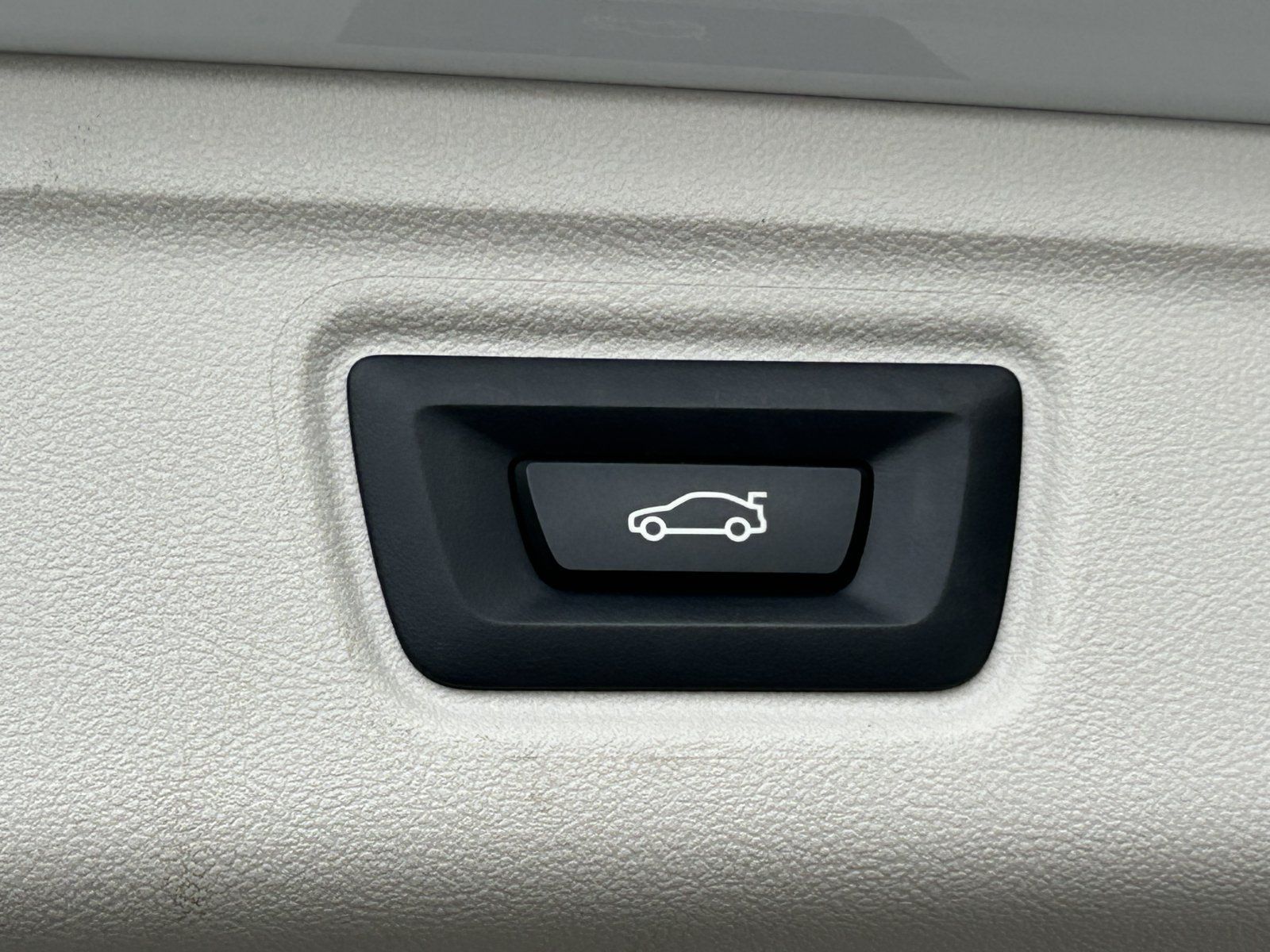 BMW 320 d Mild Hybrid xDrive - Samsaru's Car Outlet