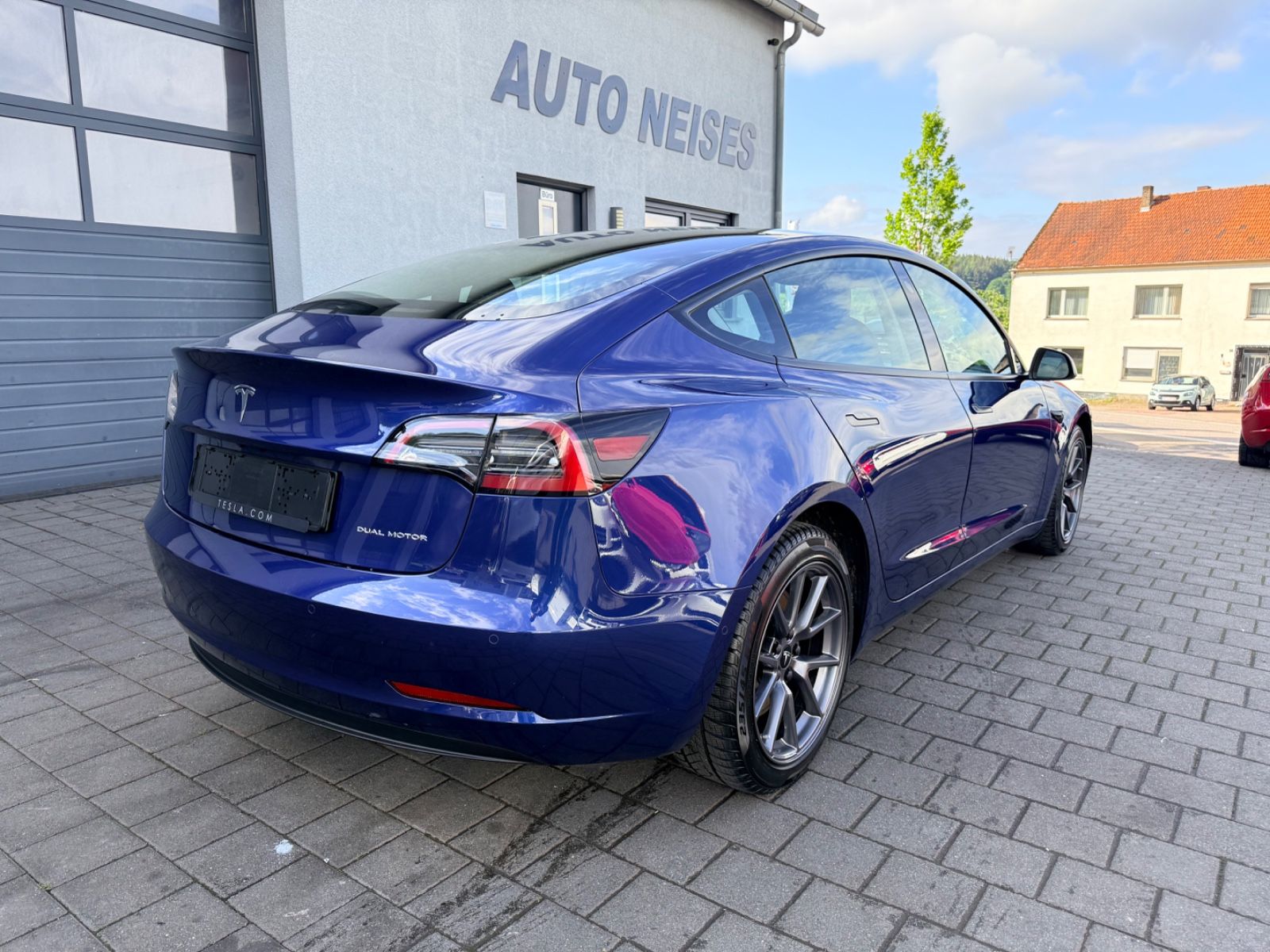 Tesla Model 3 Long Range | AWD | *AHK* | *EAP* | Blue