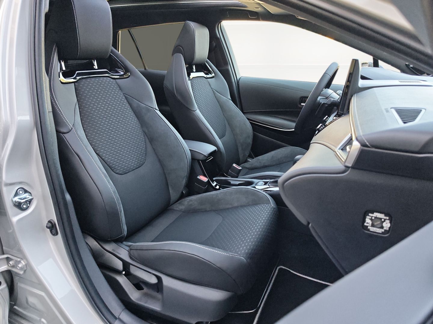 Toyota Corolla Touring Sports 2.0 Hybrid Lounge +Matrix