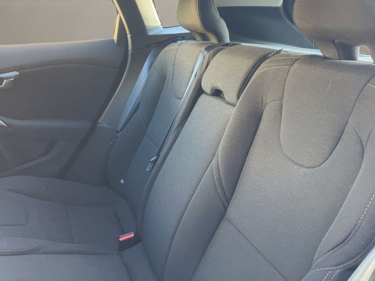 Volvo V40 T2 KINETIC NAVI KLIMAAUTOMATIK PDC Bluetooth