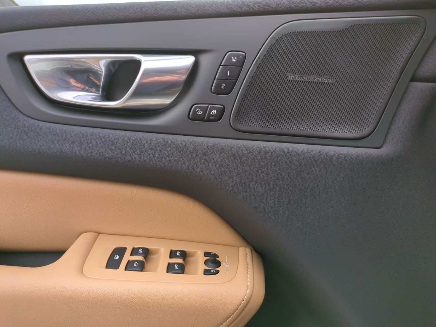 Volvo XC60 Inscription Recharge Plug-In Hybrid AWD T8