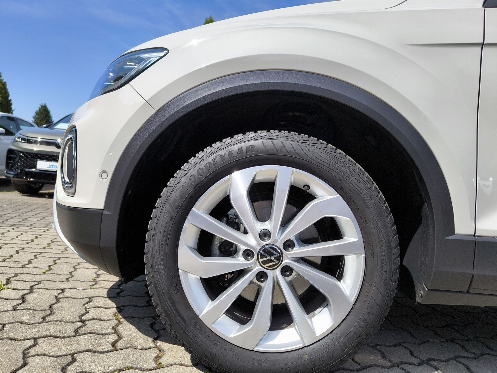 Volkswagen T-ROC Style TSi DSG - Samsaru's Car Outlet