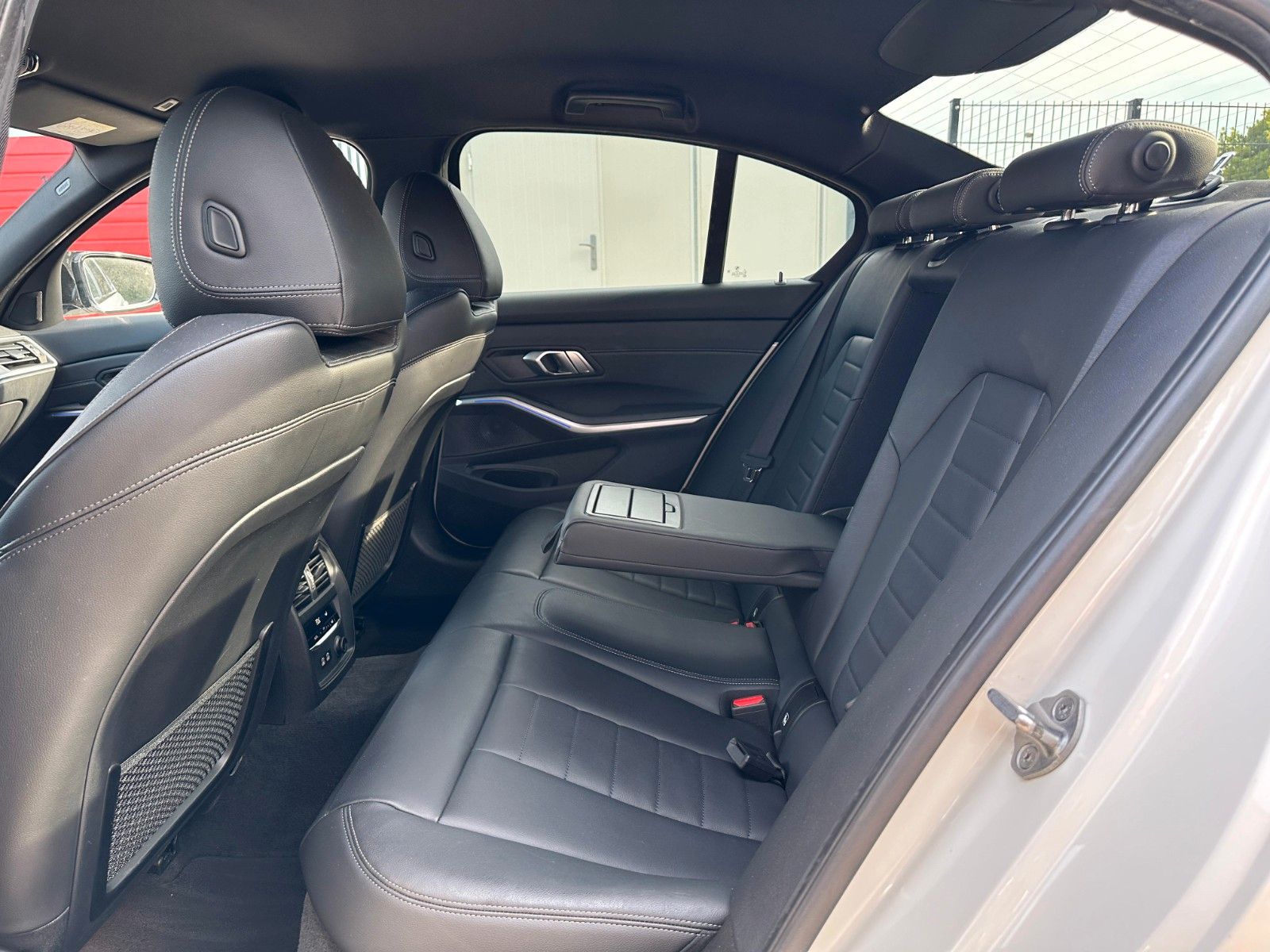 BMW 330d M Sport - Samsaru's Car Outlet