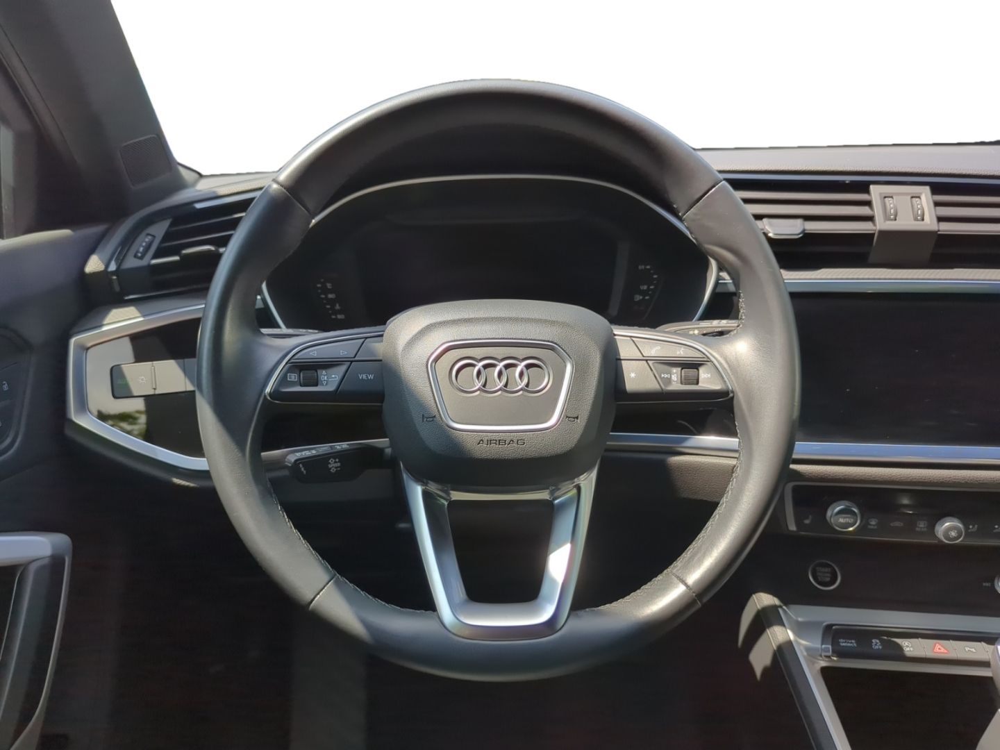Audi Q3 S line 35 TDI quattro S tronic - Samsaru's Car Outlet