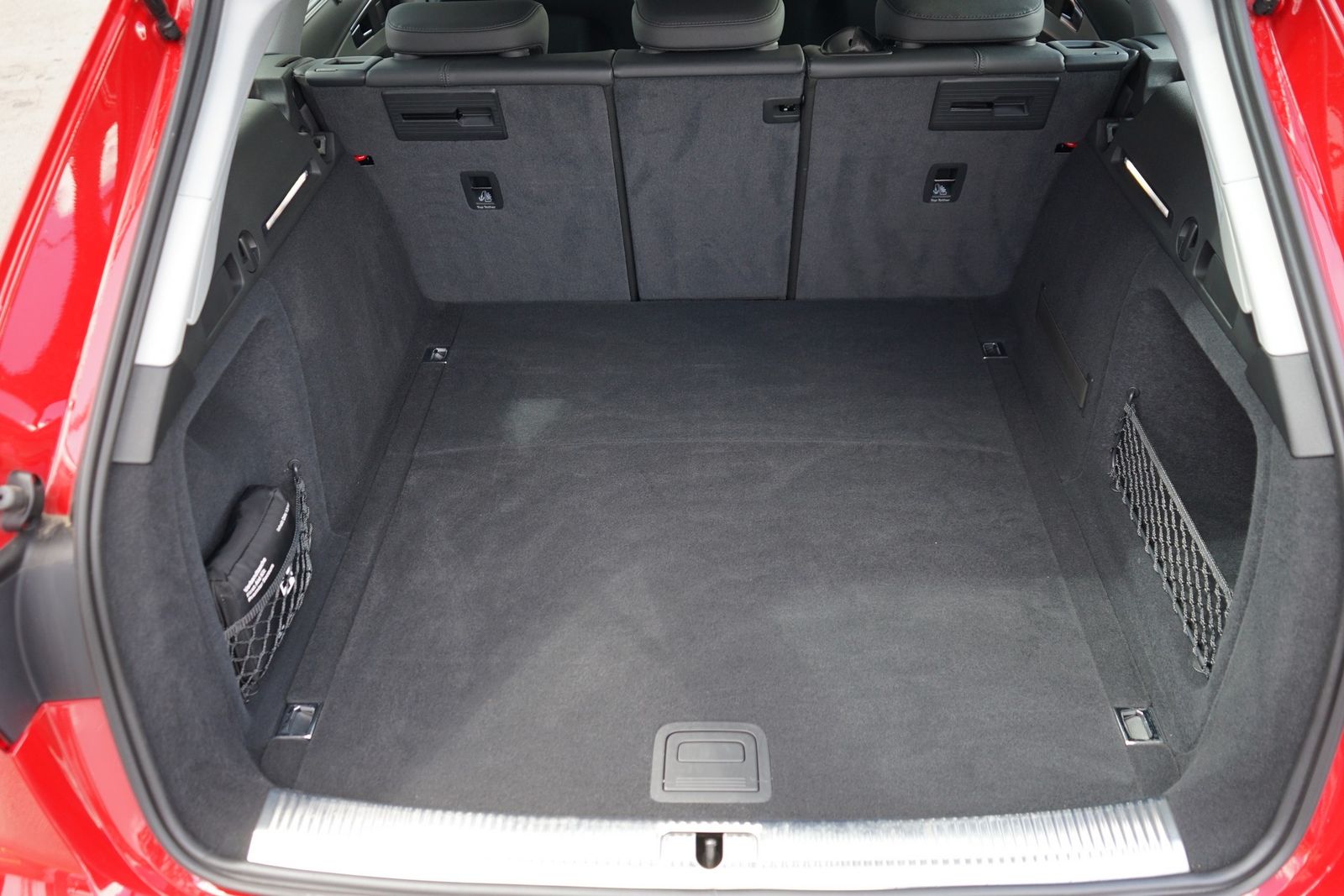 Audi A4 Avant 40 TFSI S line - Samsaru's Car Outlet