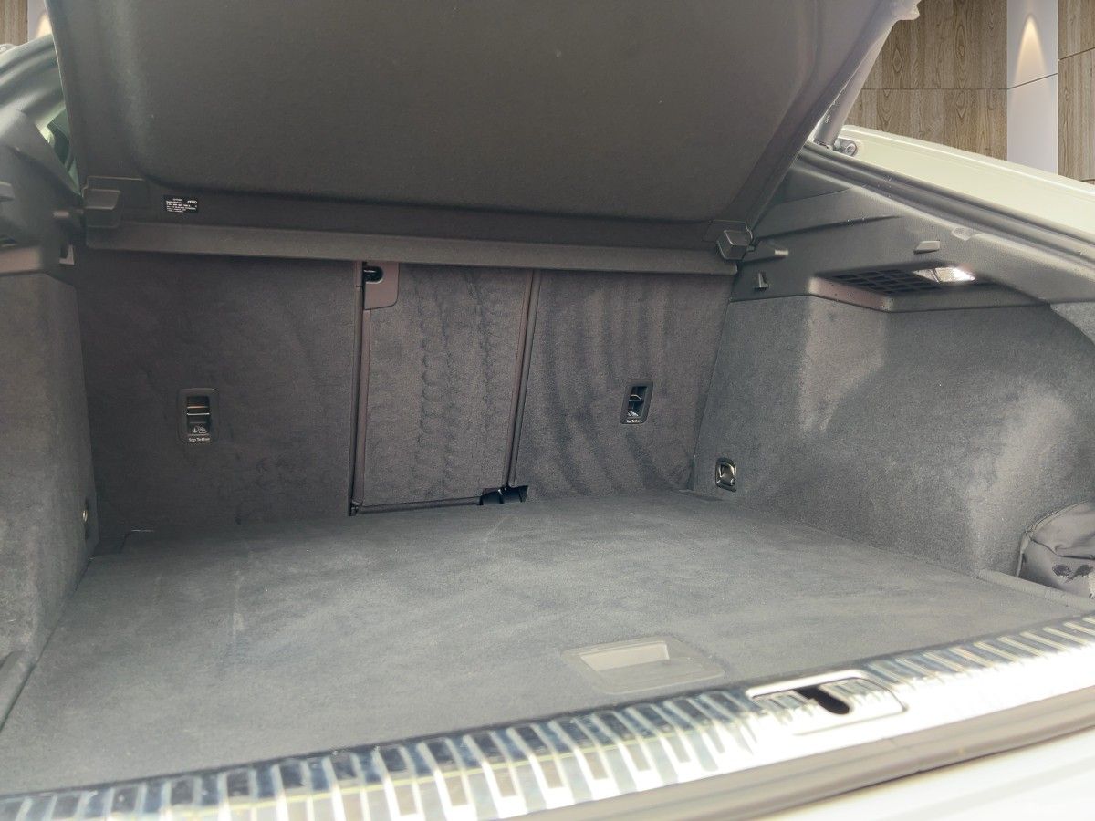 Audi Q3 45 TFSI quattro S-line - Samsaru's Car Outlet