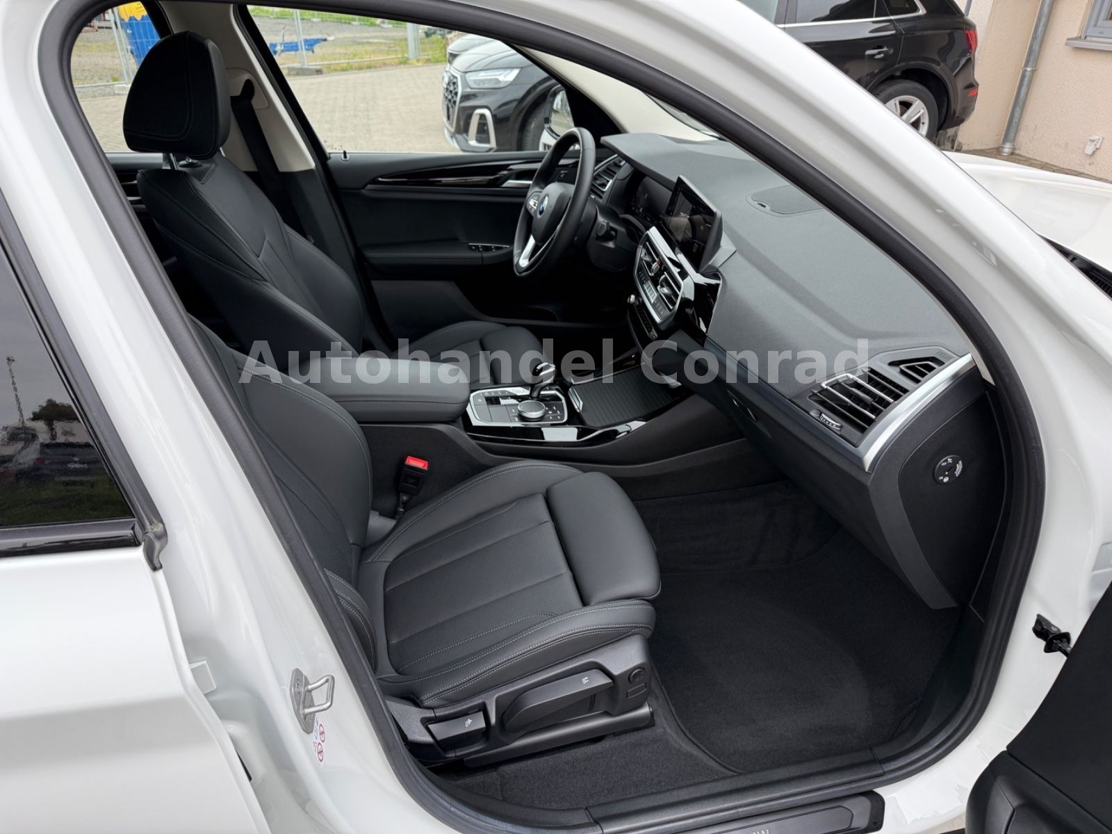 BMW X3 xDrive 20d - Samsaru's Car Outlet