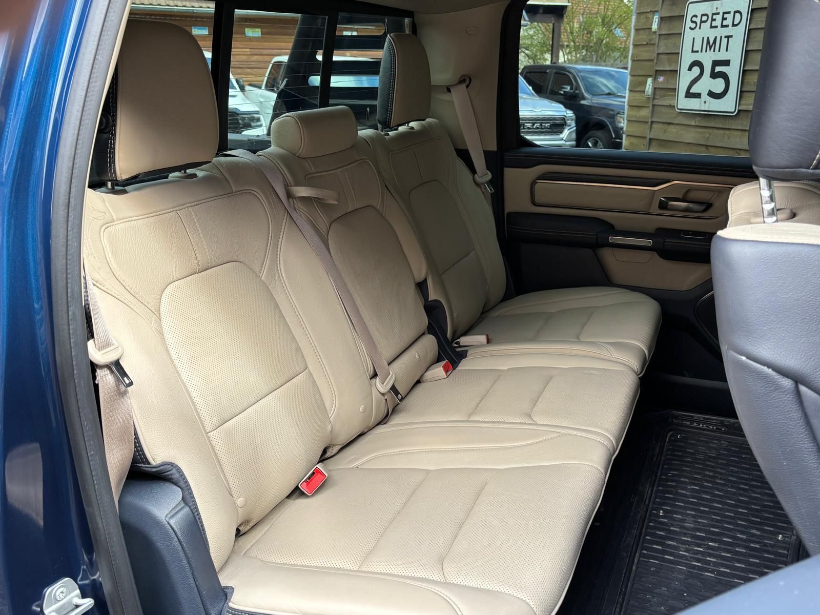 Dodge RAM 1500 5,7 Limited 360° 12´´ Navi H&K AHK