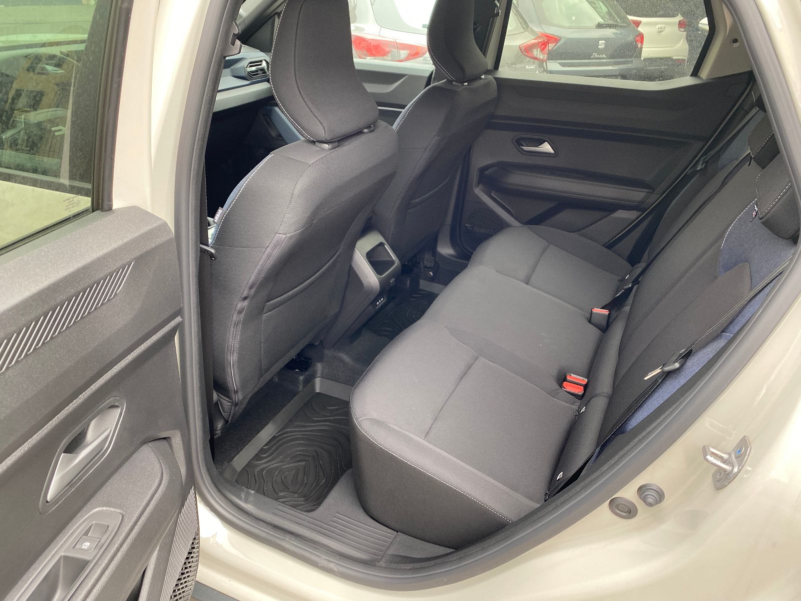 Dacia Duster 4x4 - Samsaru's Car Outlet