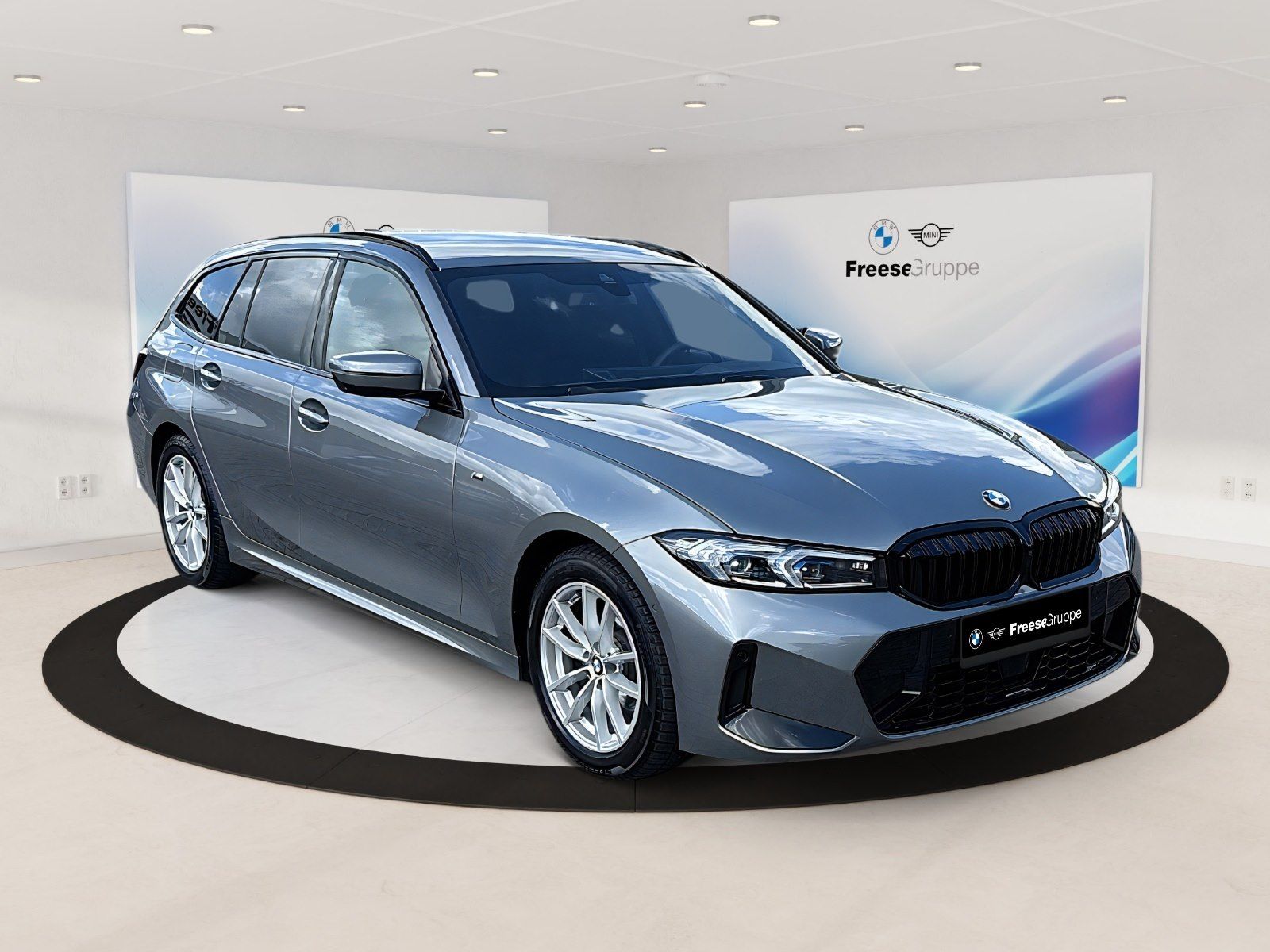 BMW 320d xDrive Touring AHK 360° HEAD-UP RFK HIFI BT