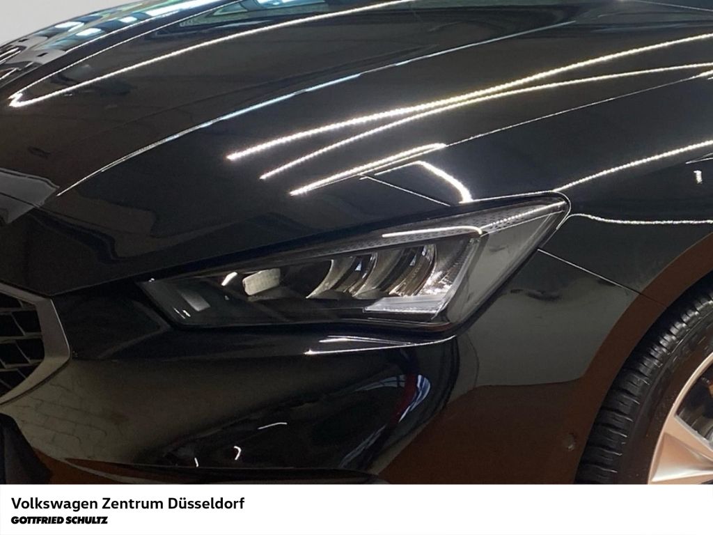 Seat Leon ST 2.0 TDI DSG AHK Navi Kamera Sitzheiz