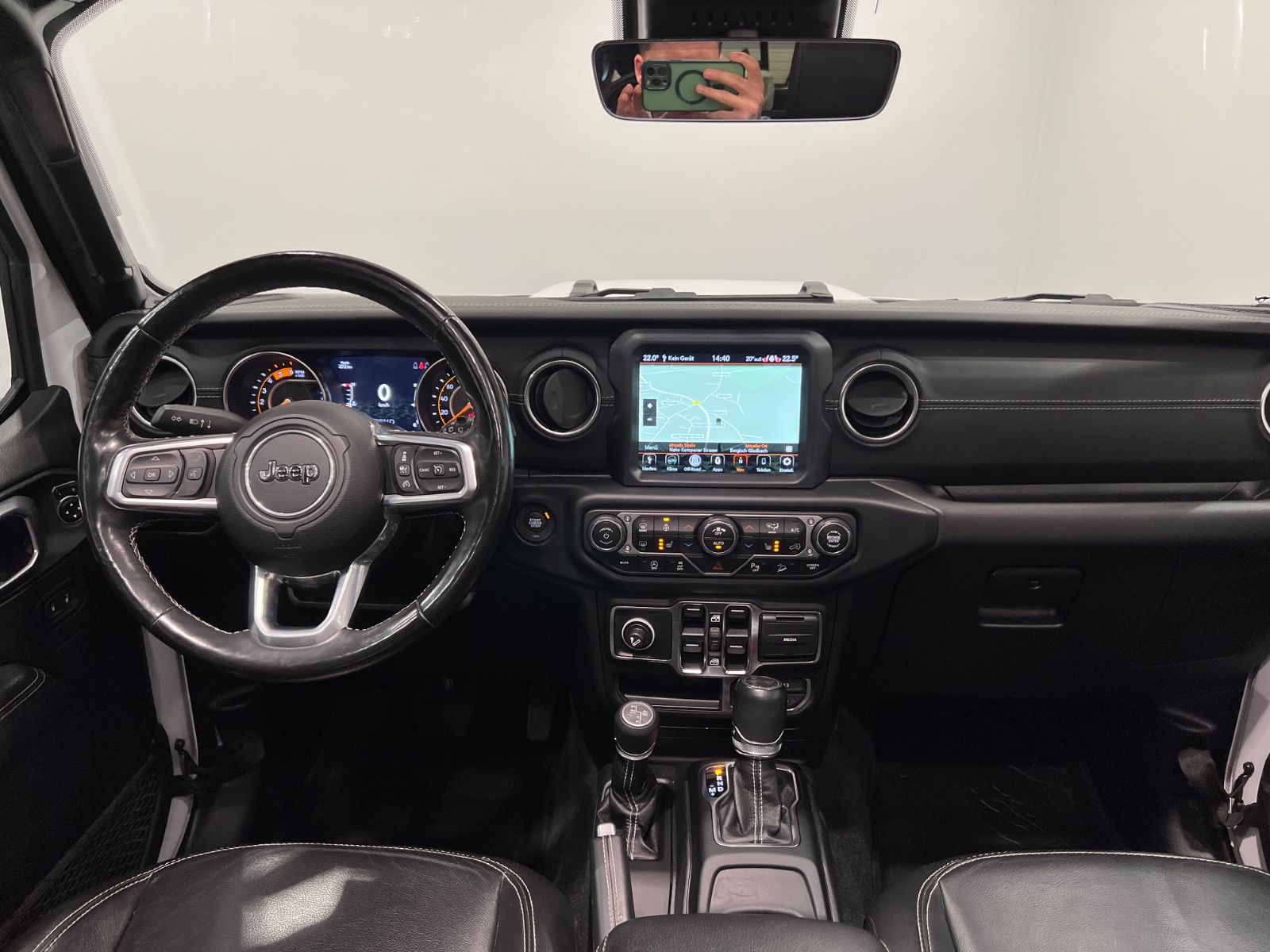 Jeep Wrangler Unlimited Sahara Softtop Sky One-Touch