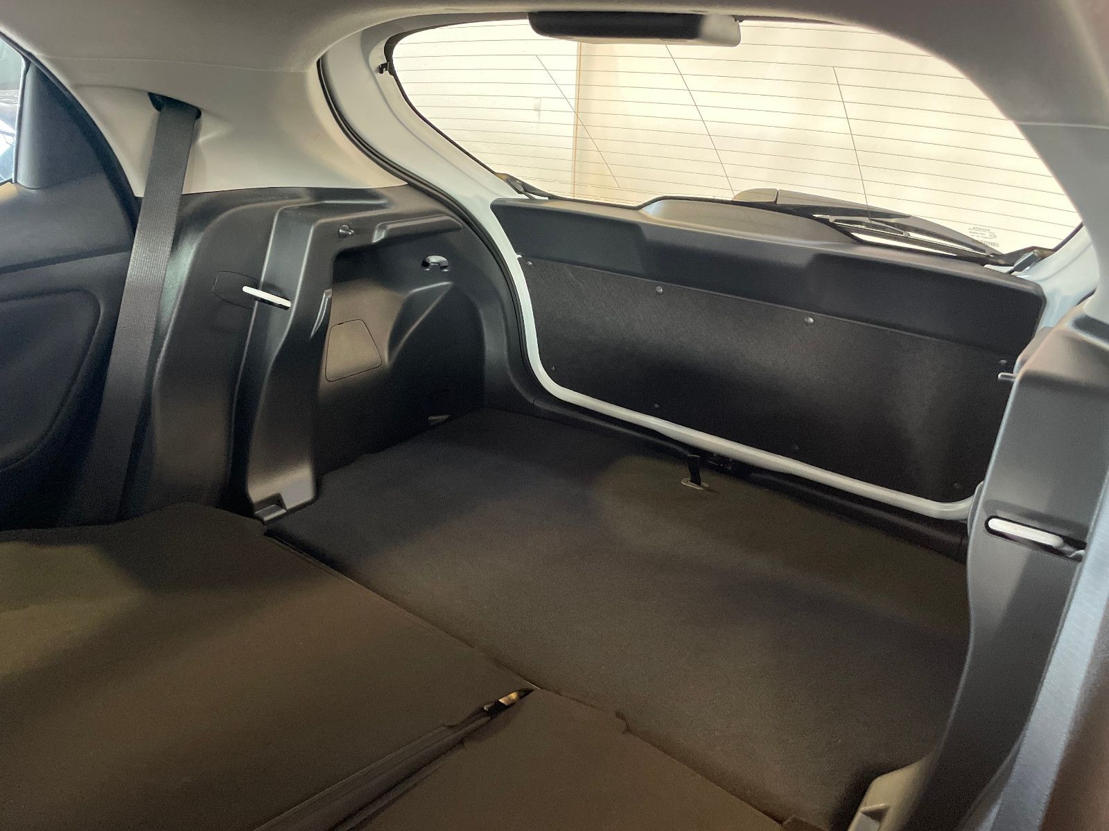 Toyota Yaris Comfort - Samsaru's Car Outlet