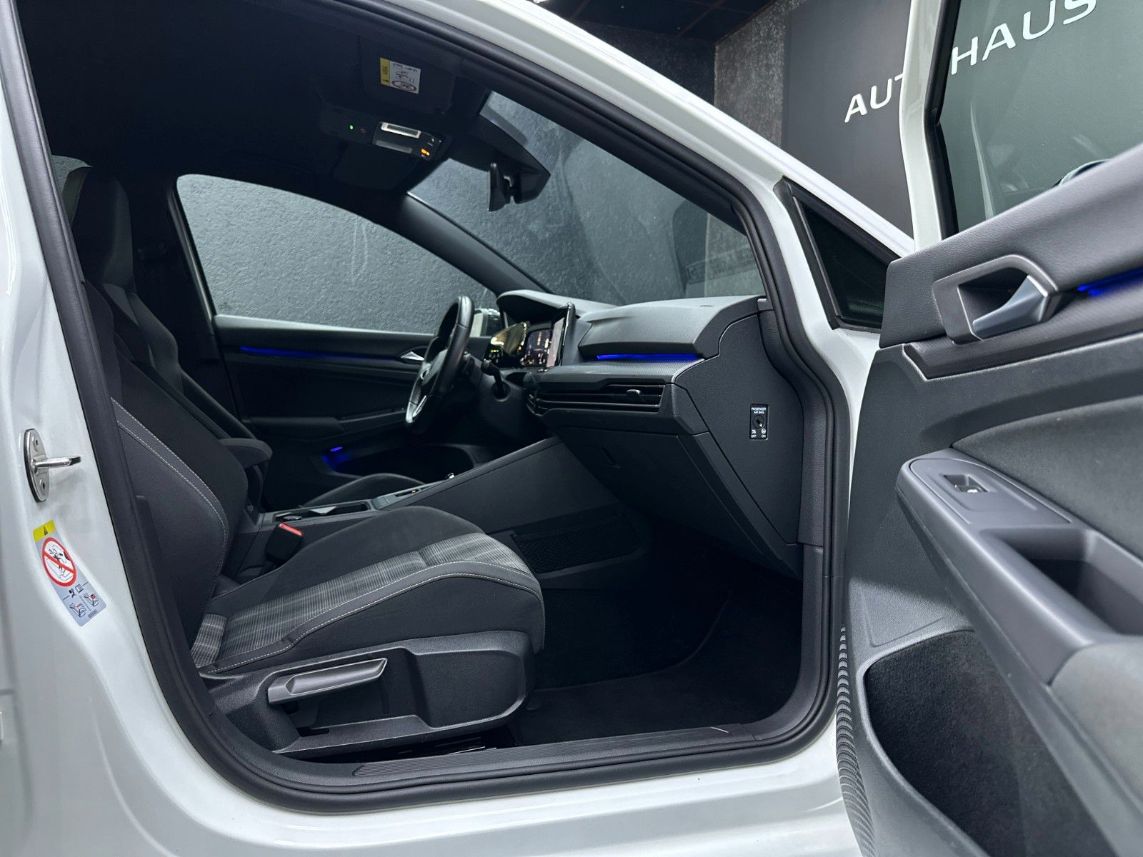 Volkswagen Golf VIII GTD - Samsaru's Car Outlet
