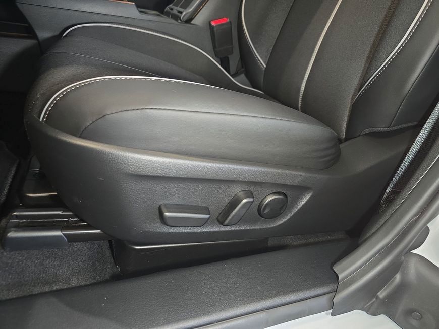 Mazda MX-30 e-SKYACTIV EV MAKOTO