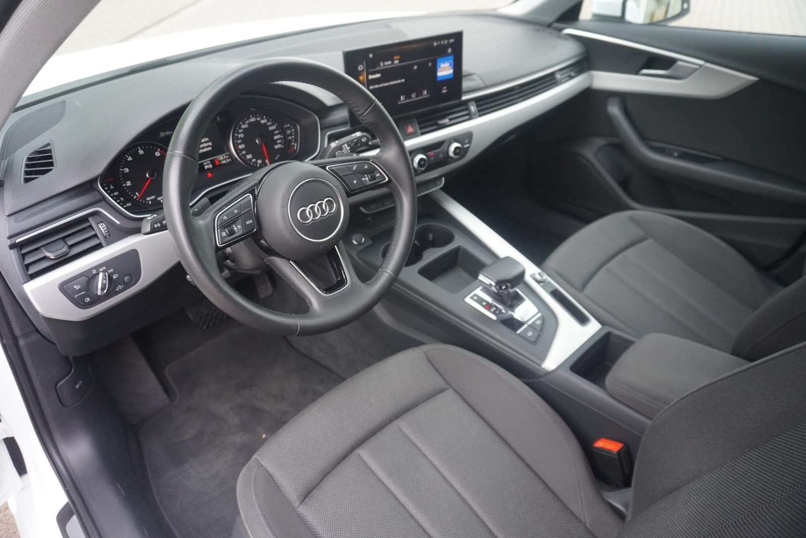 Audi A4 Avant 35 TFSI S-Tronic - Samsaru's Car Outlet