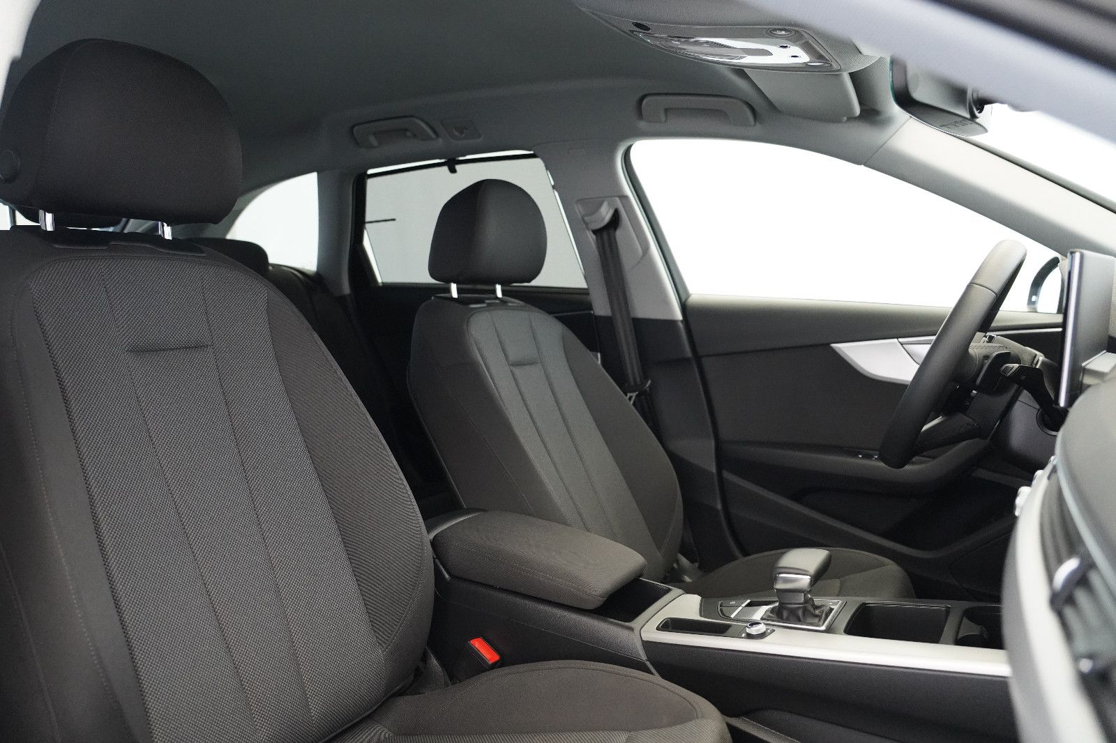 Audi A4 Avant 35 TFSI S Line S-Tronic - Samsaru's Car Outlet