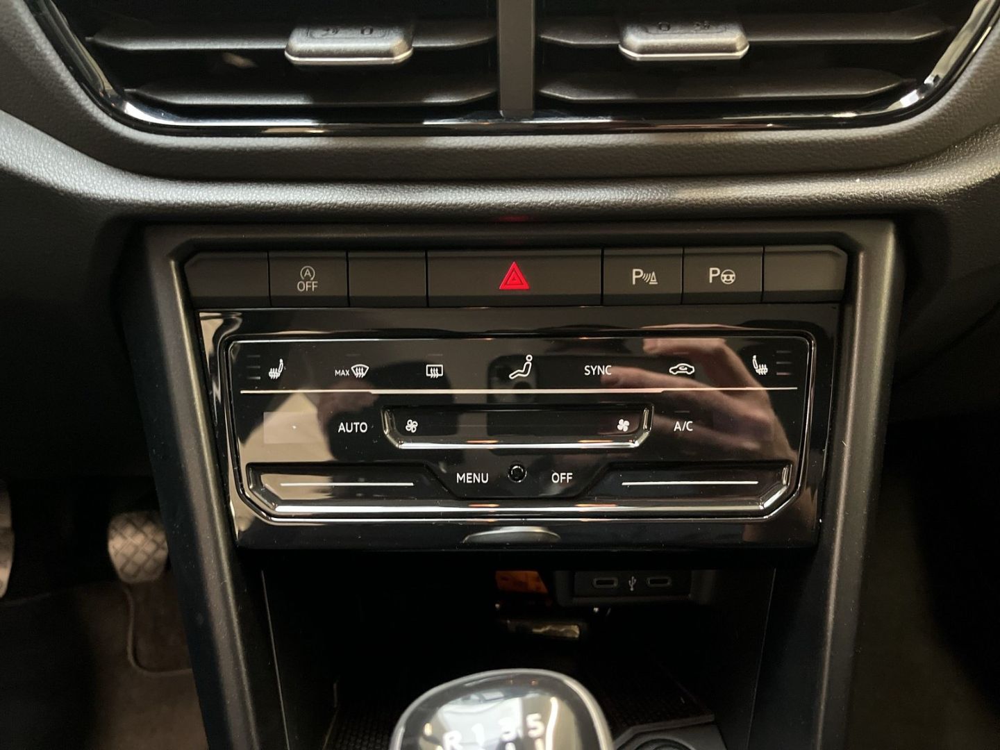 Volkswagen T-Roc 1.0 TSI - Samsaru's Car Outlet
