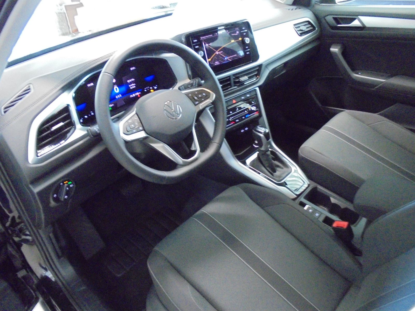 Volkswagen T-Roc TDI DSG Life - Samsaru's Car Outlet