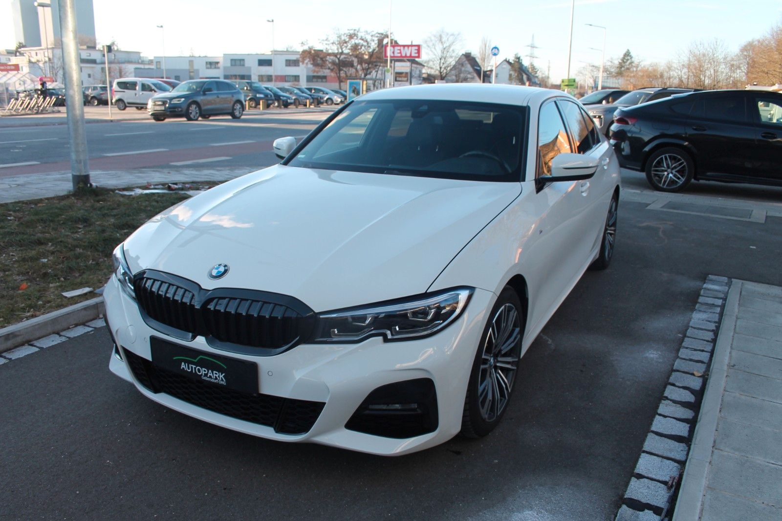 BMW 320 d xDrive M Sport - Samsaru's Car Outlet