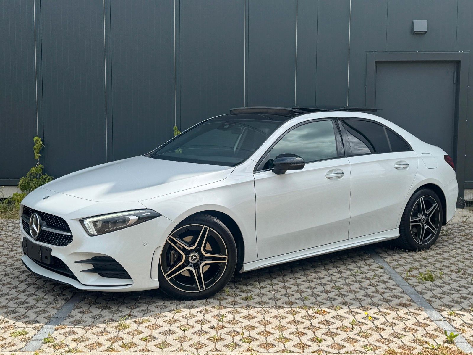 Mercedes-Benz A 200d AMG - Samsaru's Car Outlet