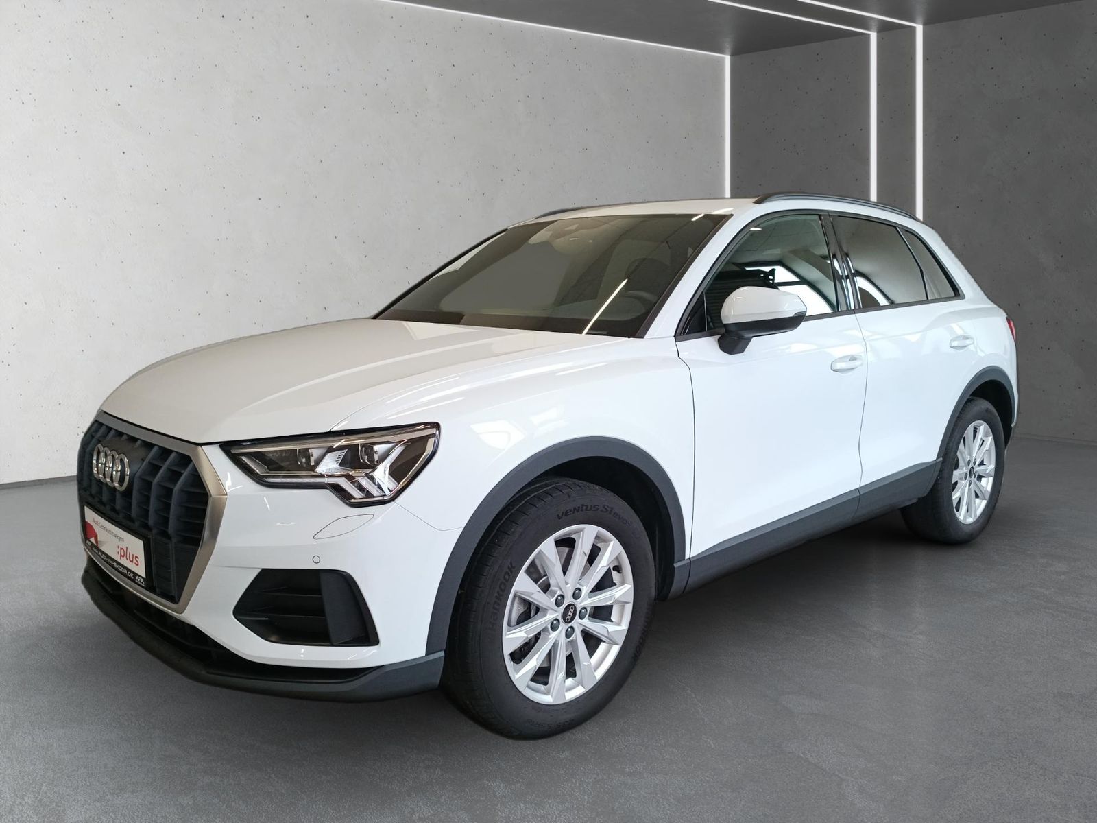 Audi Q3 45 TFSI quattro S line - Samsaru's Car Outlet