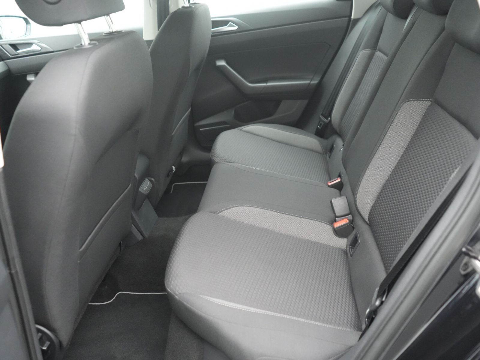 Volkswagen Polo Life DSG - Samsaru's Car Outlet