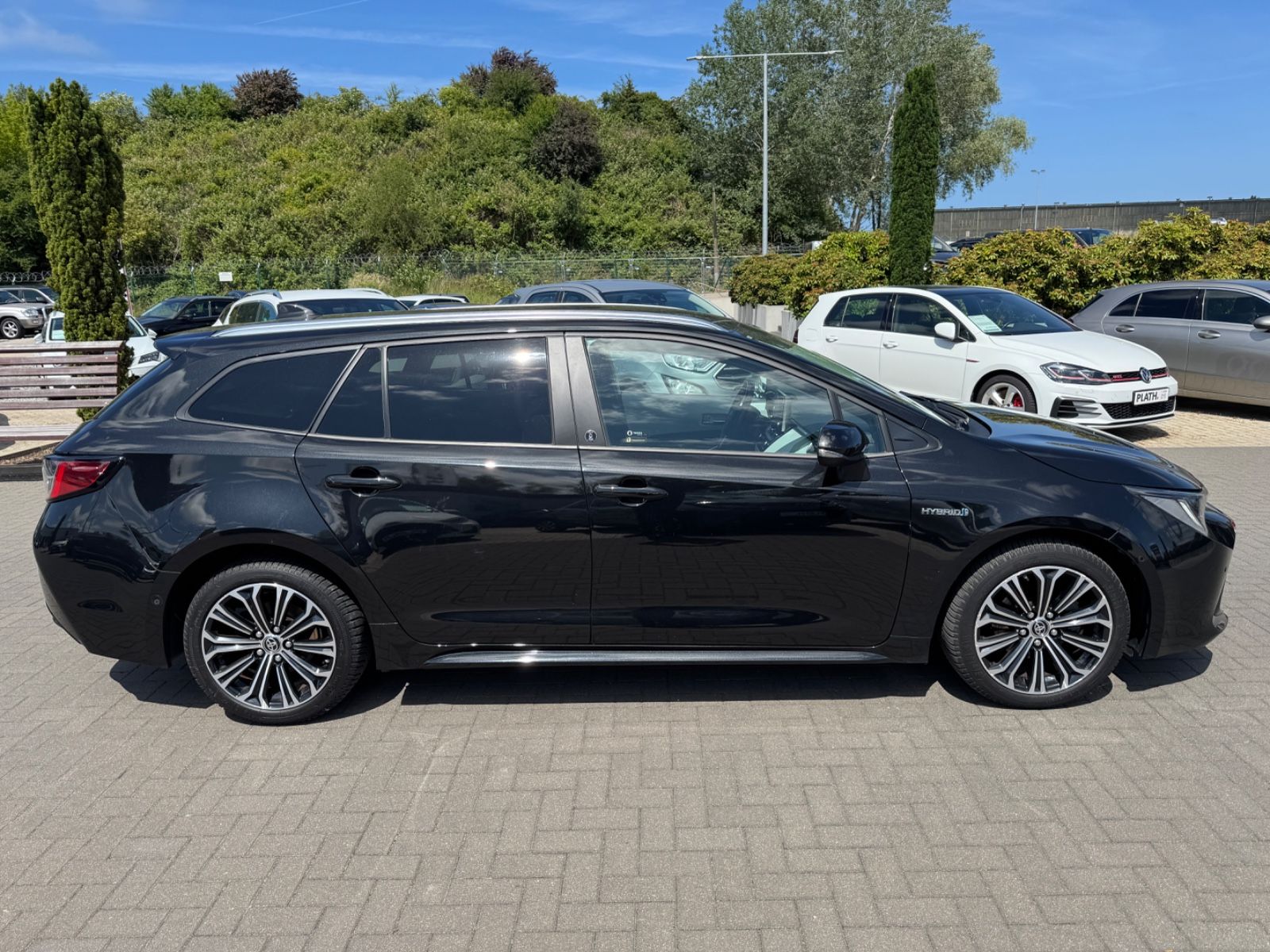 Toyota Corolla Touring Sports Hybrid Team - Samsaru's Car Outlet