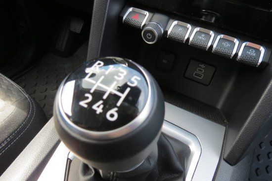 Volkswagen Amarok 2.0 TDI Life 4Motion - Samsaru's Car Outlet