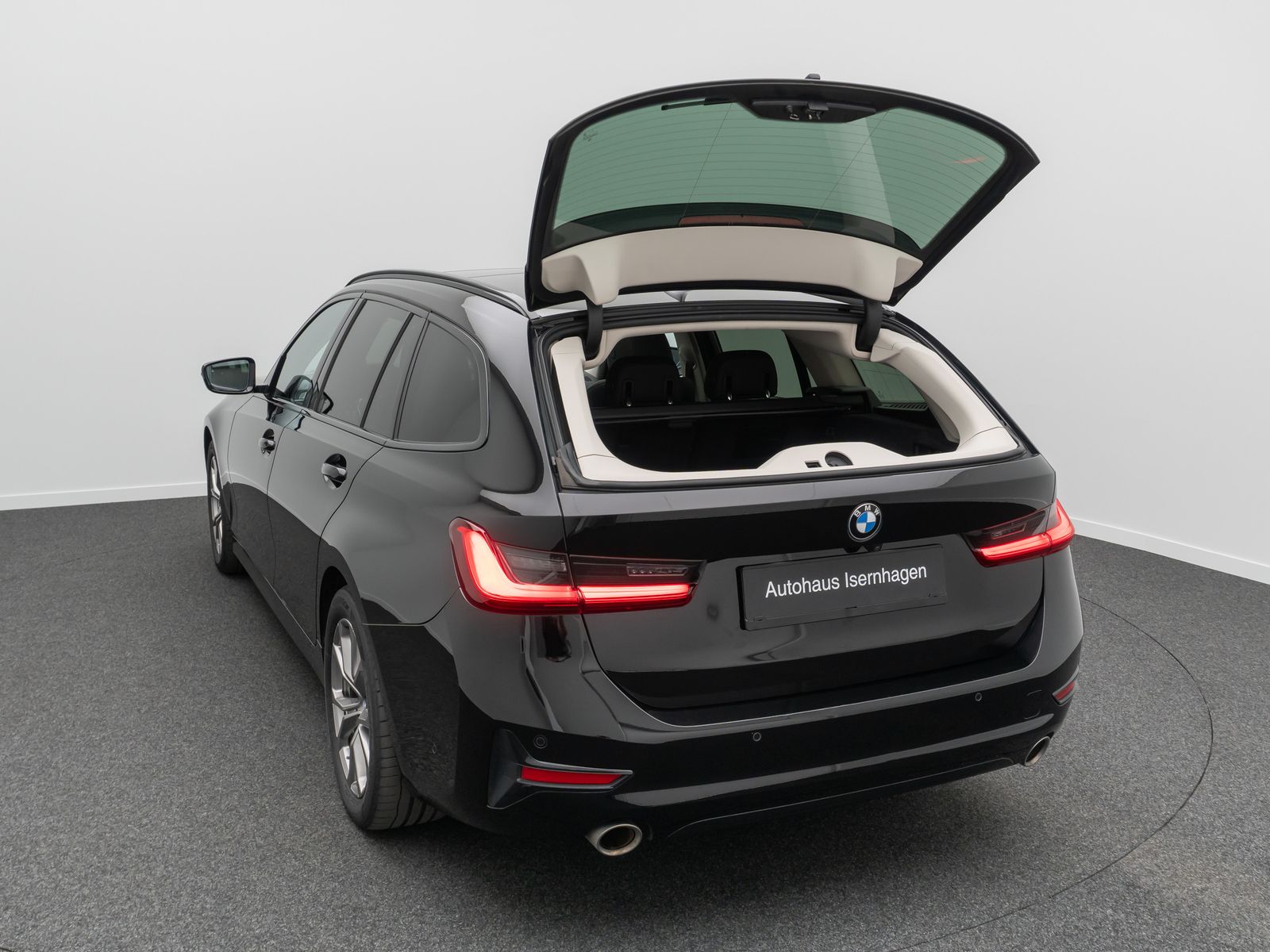 BMW 330i Sport Line - Samsaru's Car Outlet