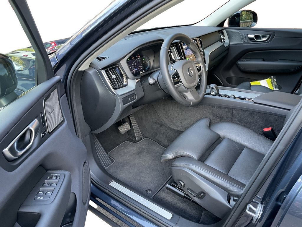 Volvo XC60 T6 Plus Dark Recharge Plug-In Hybrid AWD