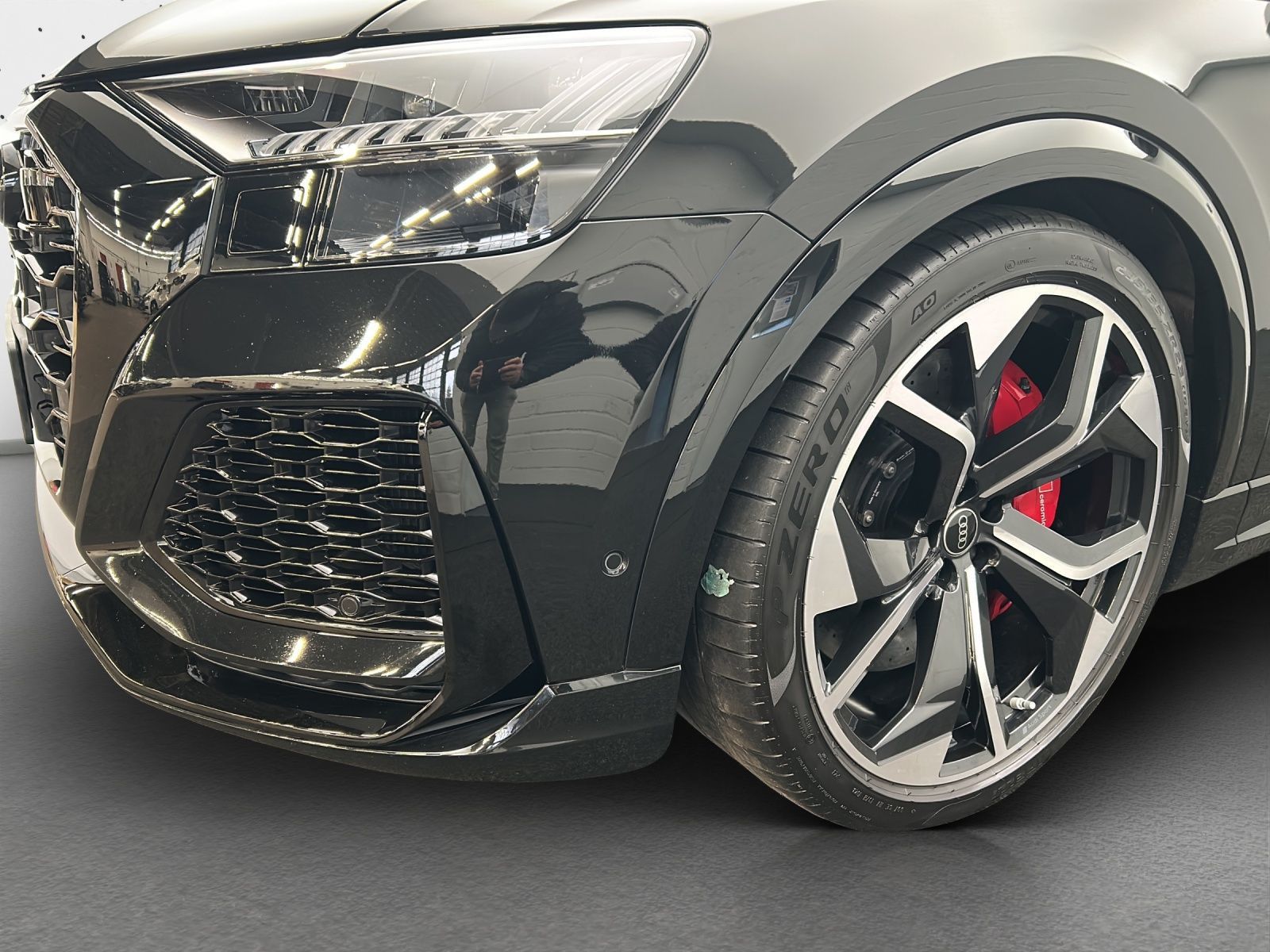 Audi RS Q8*Keramik*305 km/h*B&O*HUD*Pano*Standh*Matri