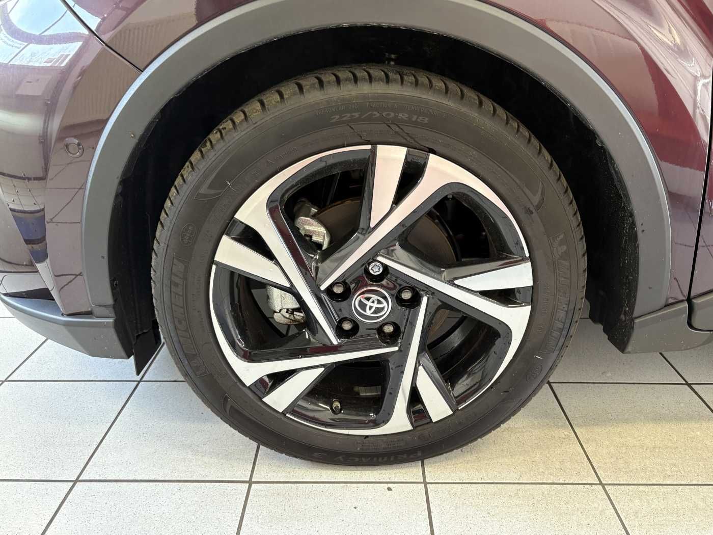 Toyota C-HR Hybrid - Samsaru's Car Outlet