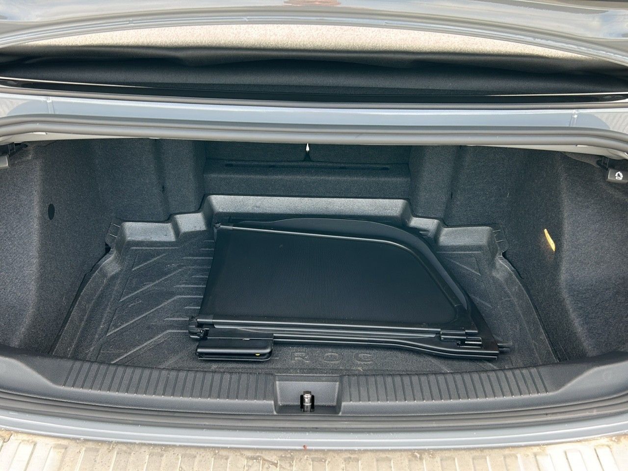 Volkswagen T-Roc R-Line Edition Plus - Samsaru's Car Outlet