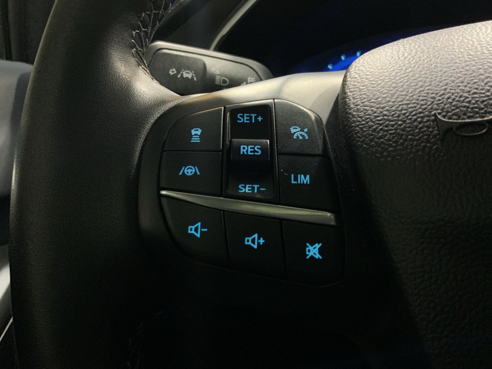 Ford Focus Active Vignale Autom. | Standhzg. | Pano