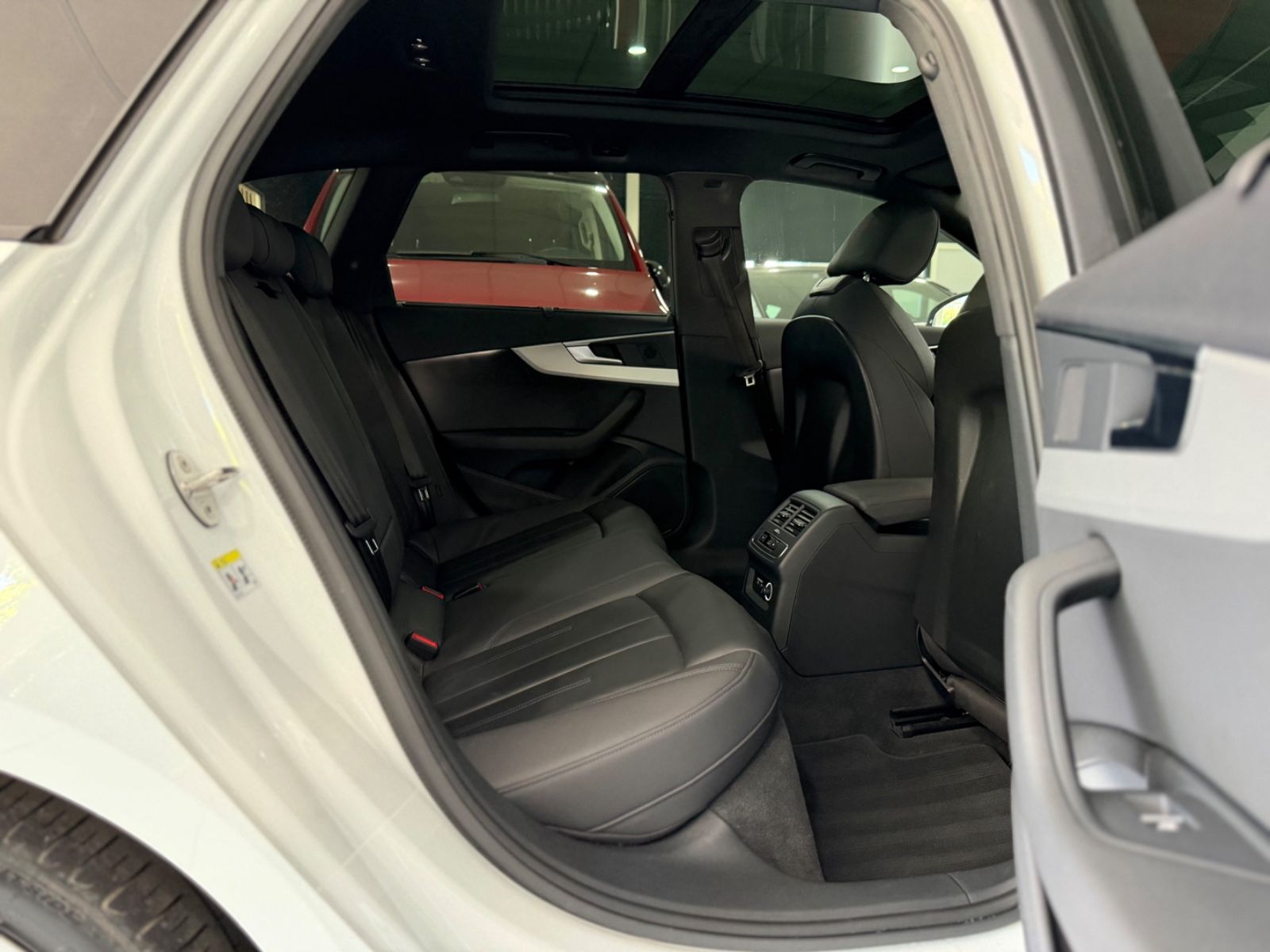 Audi A4 Avant 50 TDI quattro S line*PANO*ACC*CARPLAY*