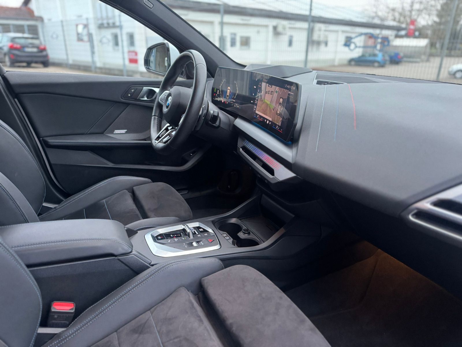 BMW 120i | M-PAKET | AUT | LED | HEAD-UP | DRIVING +