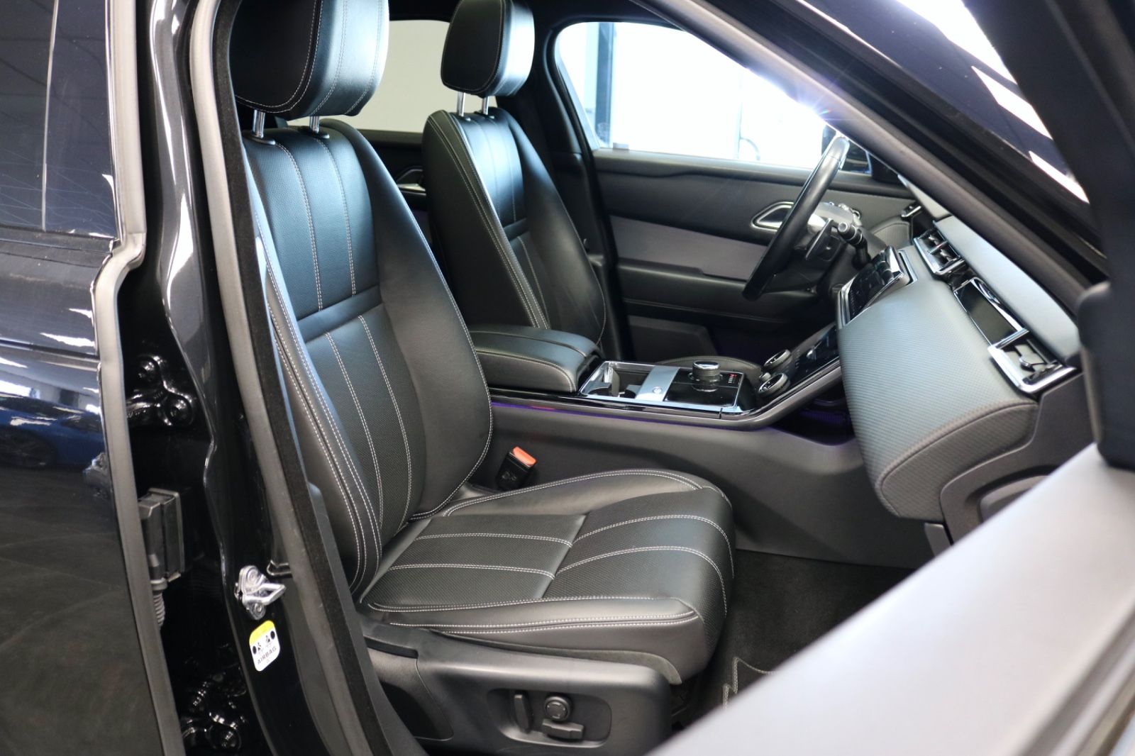 Range Rover Velar R-Dynamic - Samsaru's Car Outlet