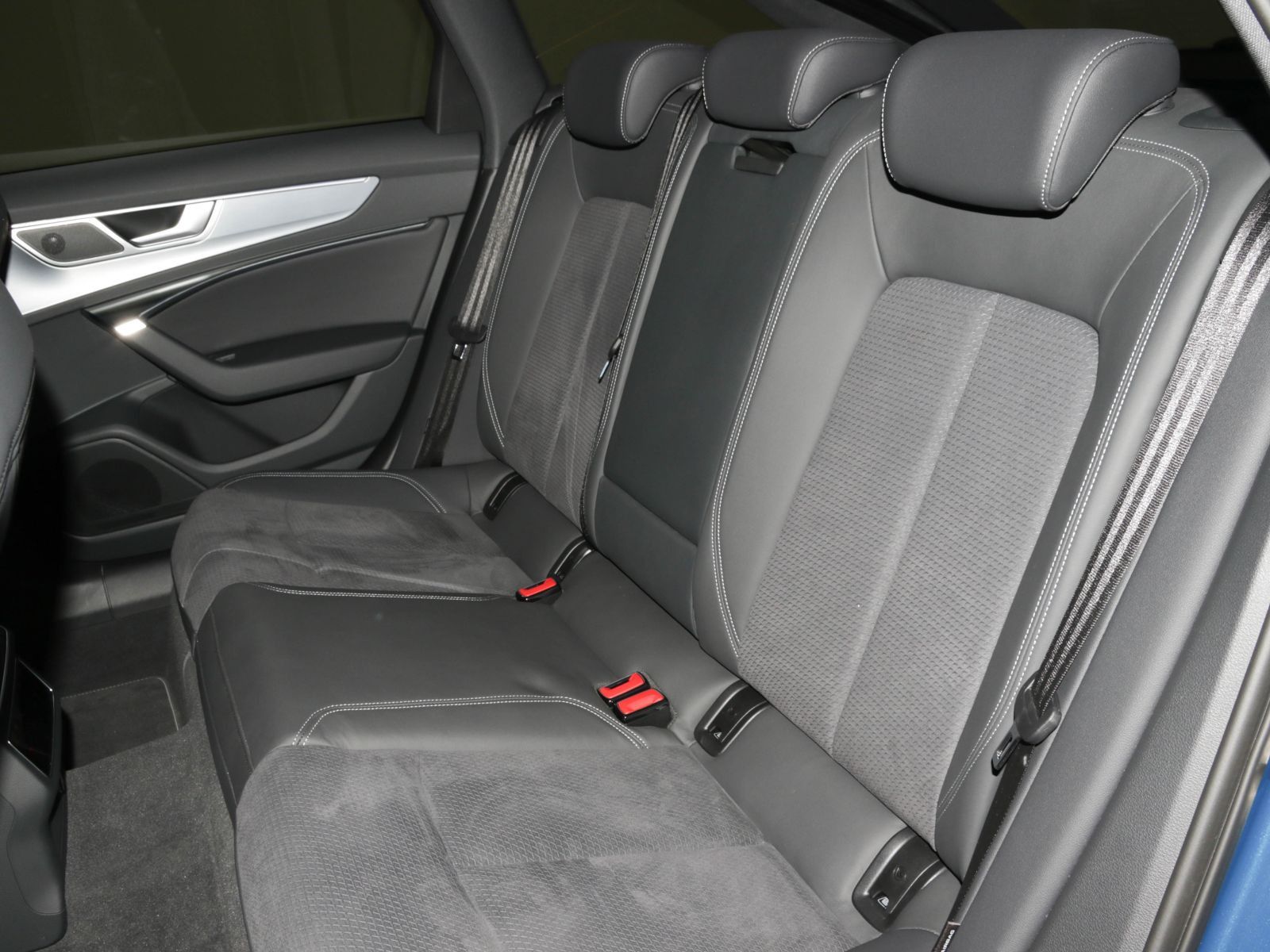 Audi A6 Avant 55 TFSIe quattro S line - Samsaru's Car Outlet