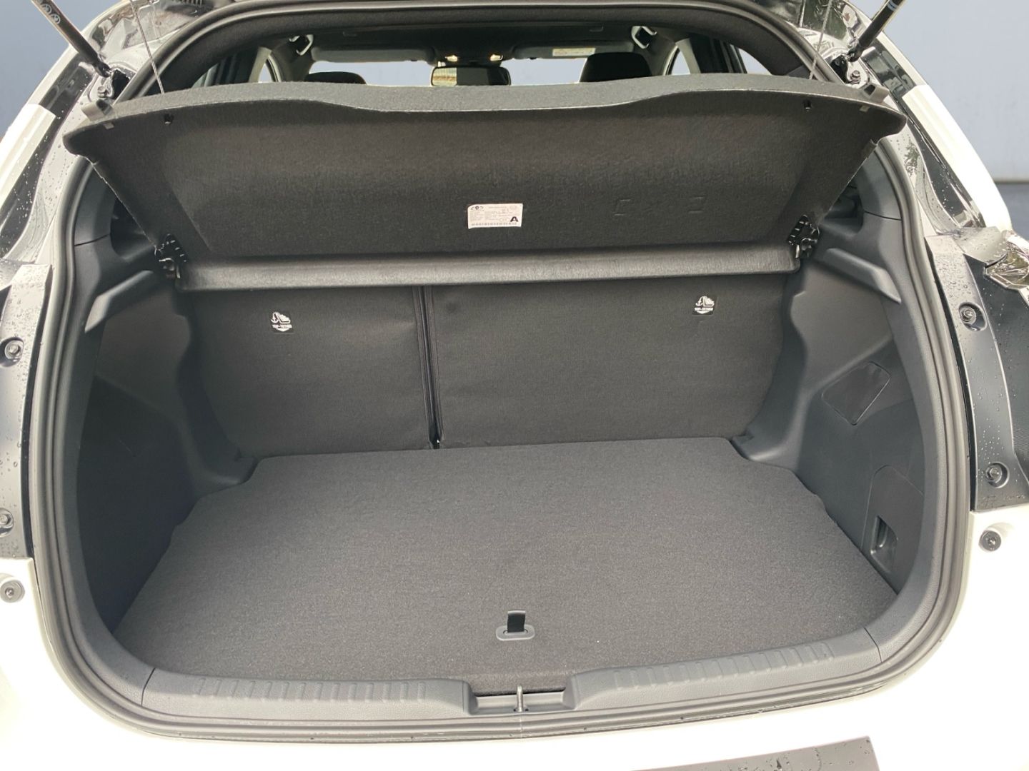 Toyota Yaris Hybrid Style Safety-Paket-Allwetterreifen