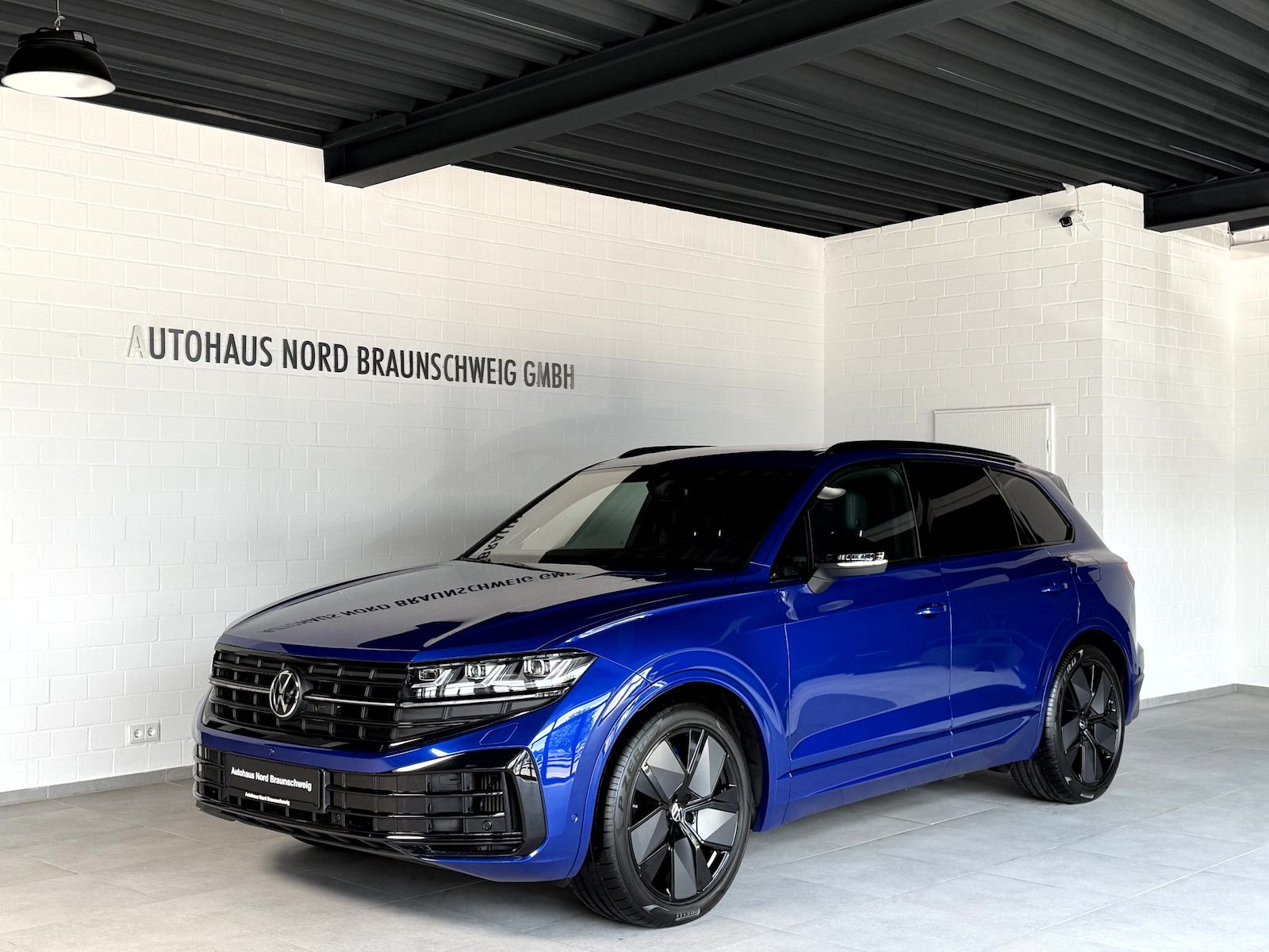Volkswagen Touareg R 3.0TSI*BlackStyle*Pano*AHK*HUD*Massage