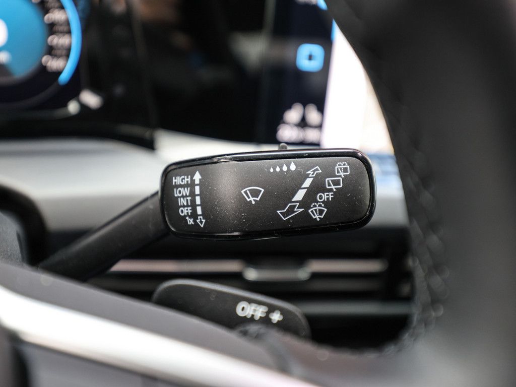 Volkswagen Golf VIII 1.5 e TSI Style DSG - Samsaru's Car Outlet