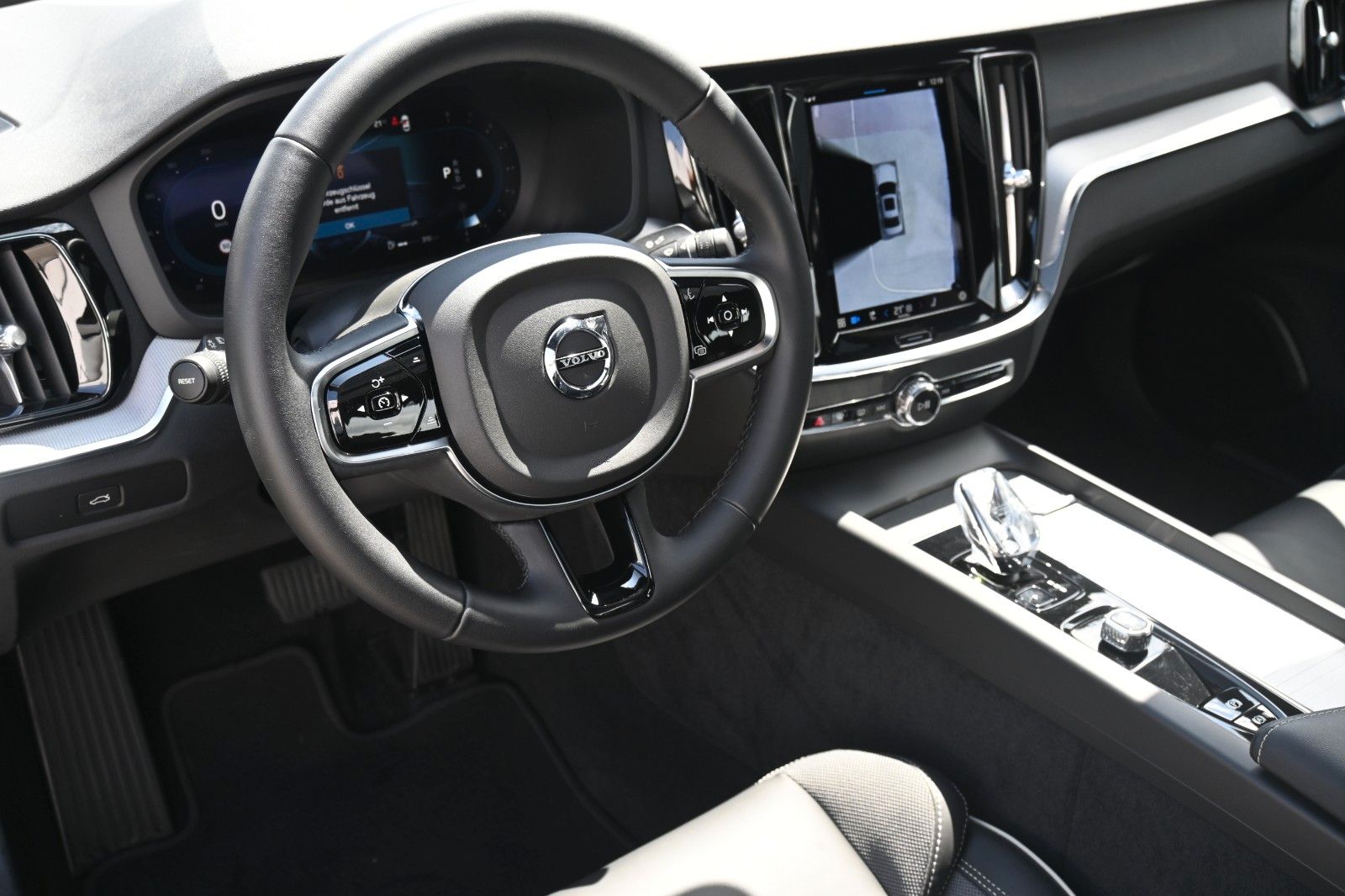 Volvo S60 B4 Benzin Plus Dark*PANO*STHZG*360°*H&K*