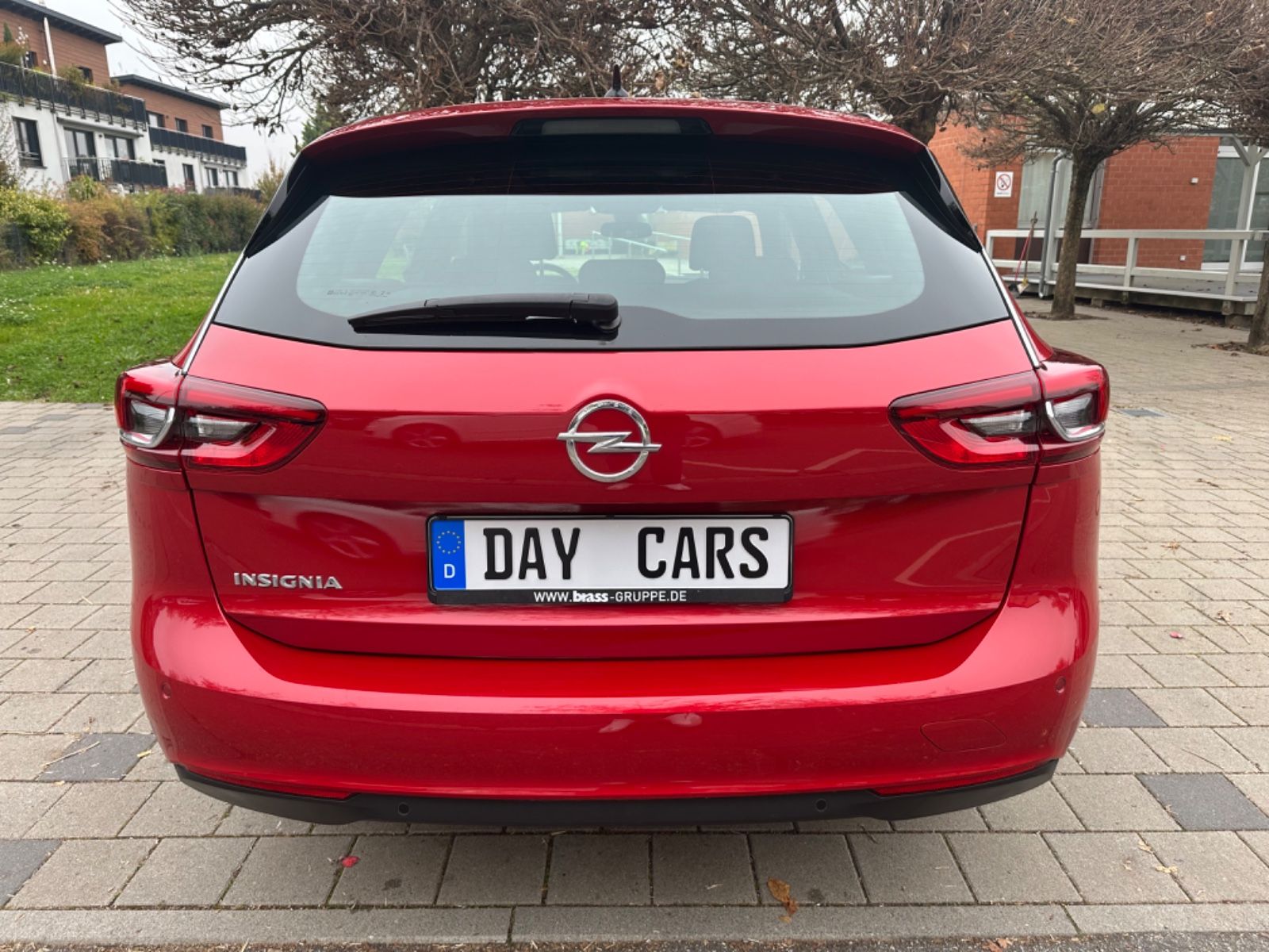 Opel Insignia Sports Business - Samsaru's Car Outlet