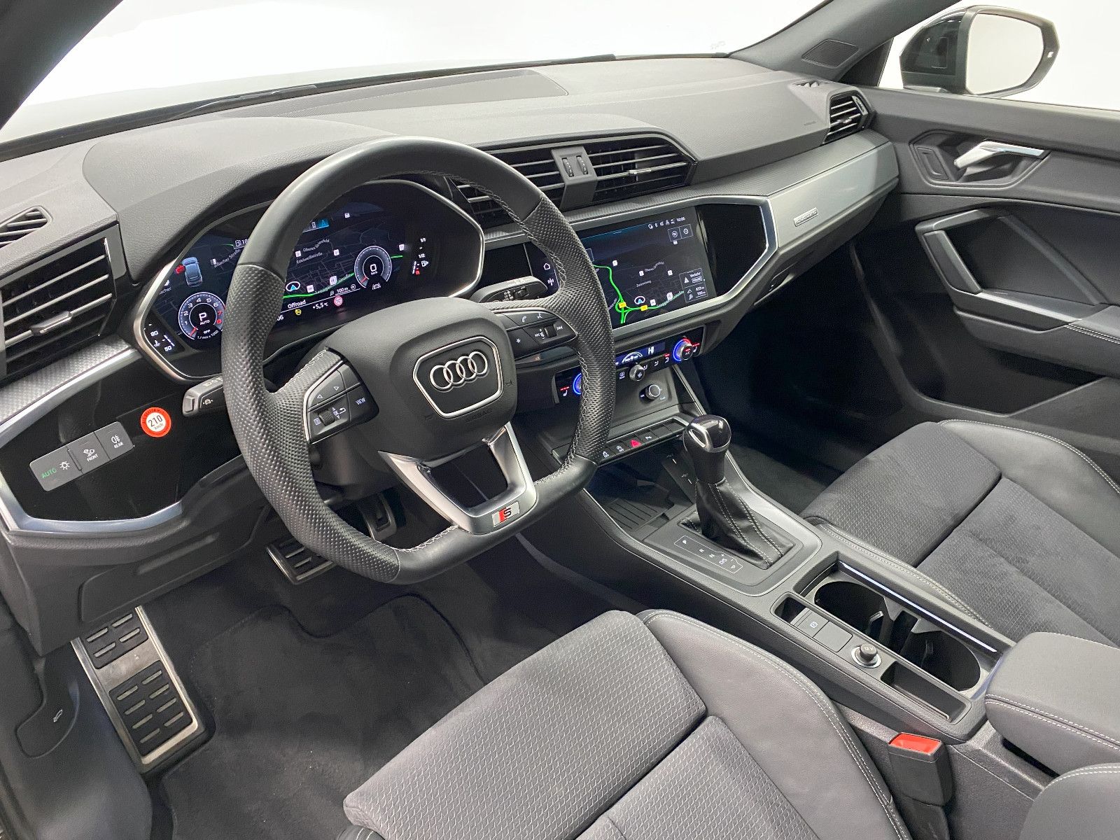 Audi Q3 Sportback 45 TFSI quattro S line - Samsaru's Car Outlet