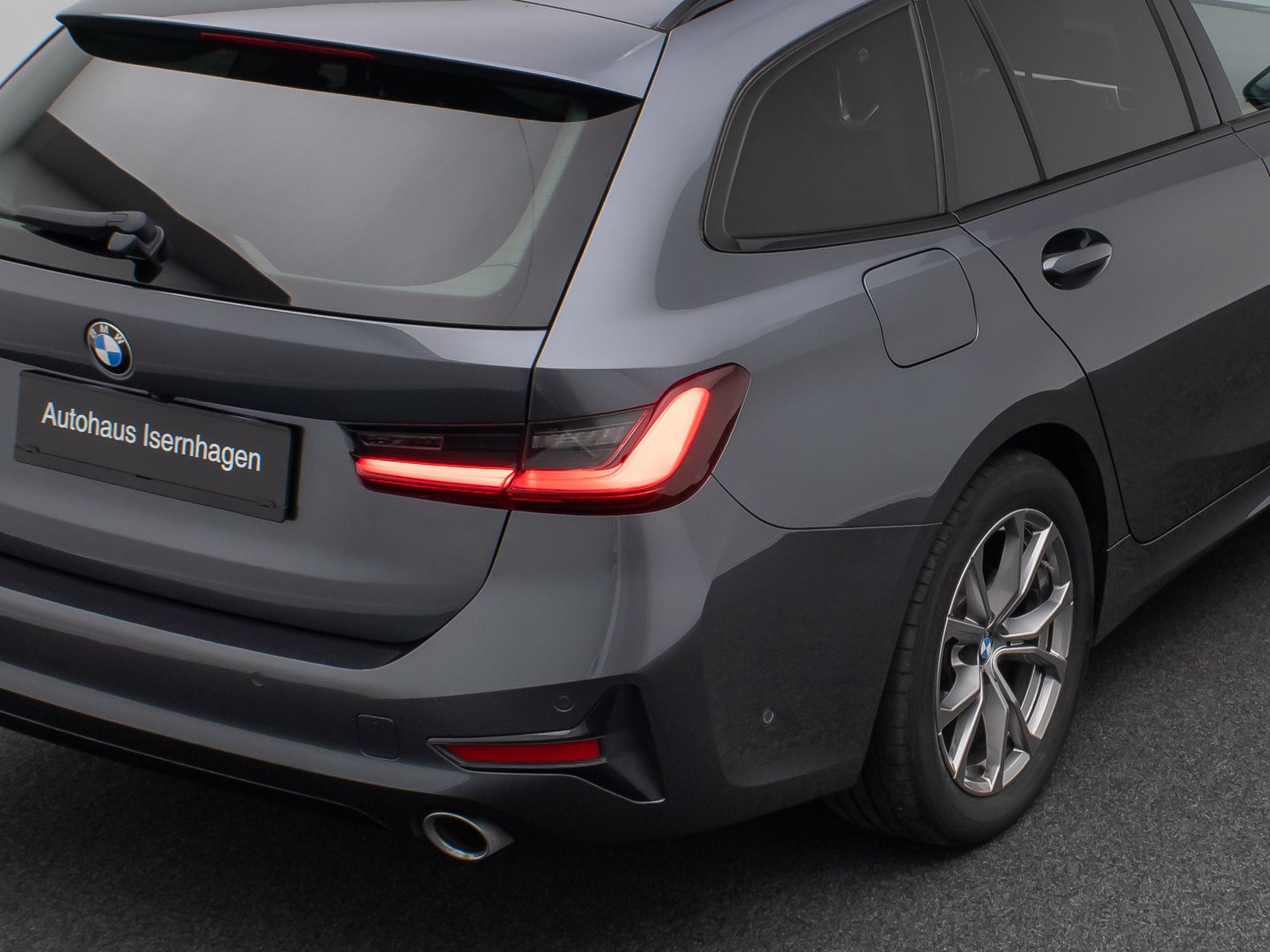 BMW 320d xD Sport Line - Samsaru's Car Outlet