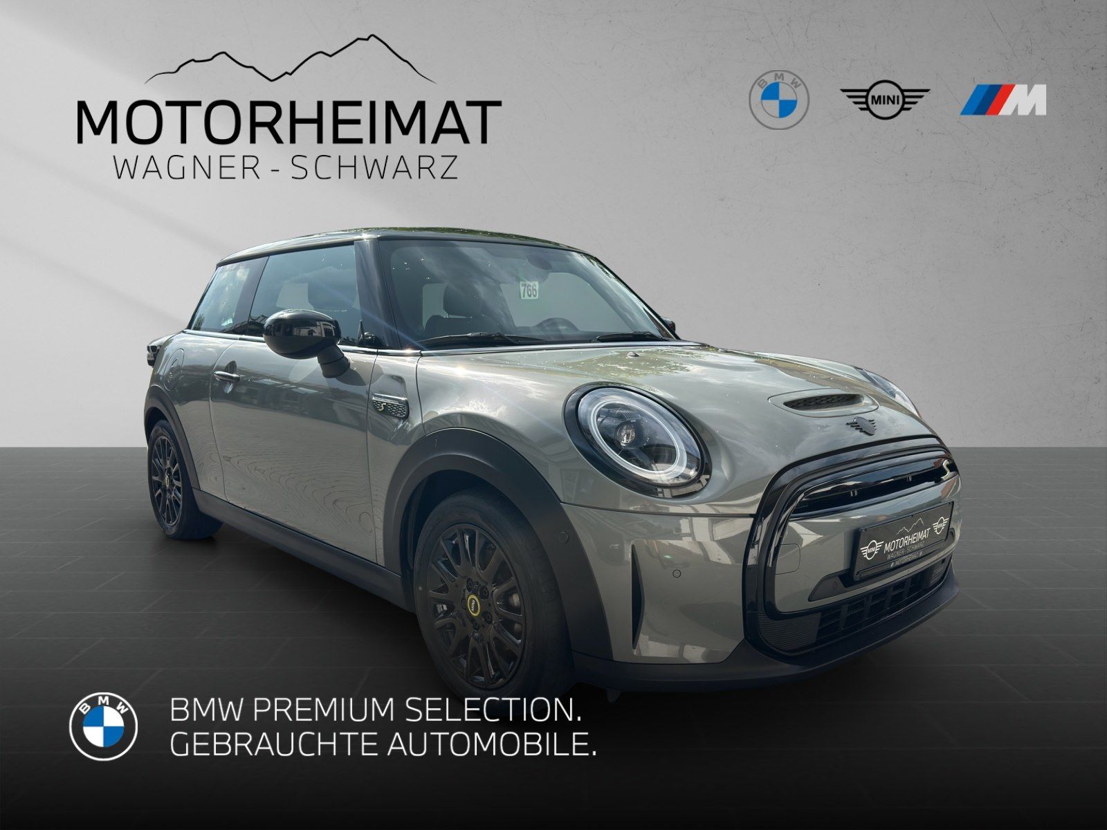 MINI Cooper SE Classic Piano Black - Samsaru's Car Outlet