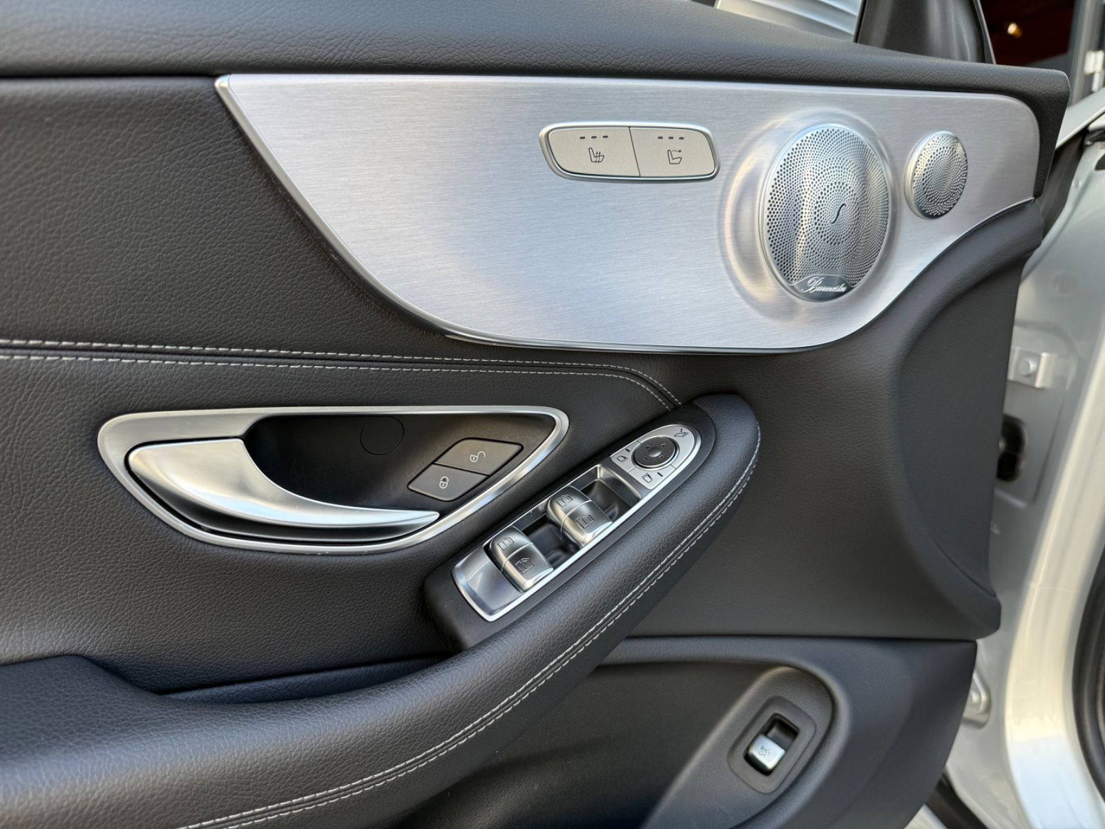 Mercedes-Benz C 200 Cabrio AMG Line - Samsaru's Car Outlet